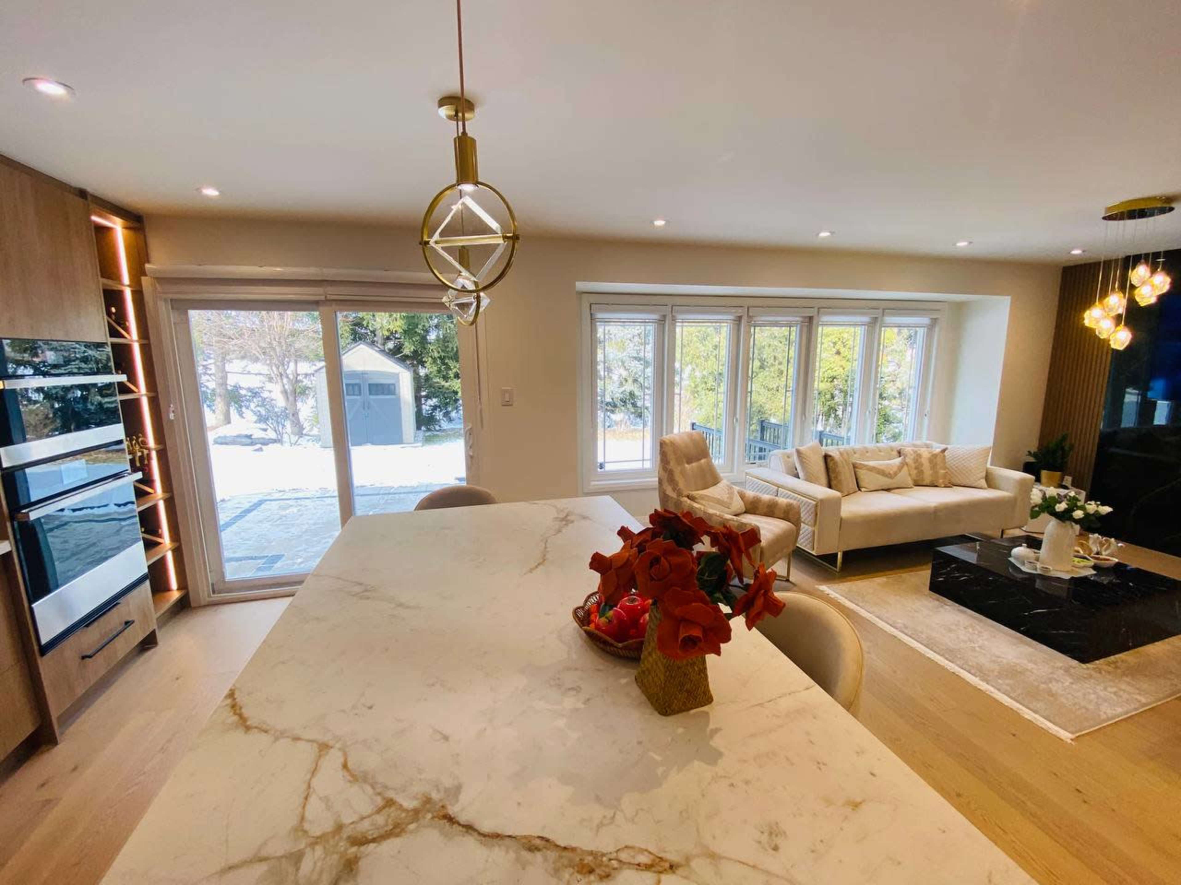 A luxurious, modern home in the city with stunning park views! Image in Erin Mills, Mississauga, ON