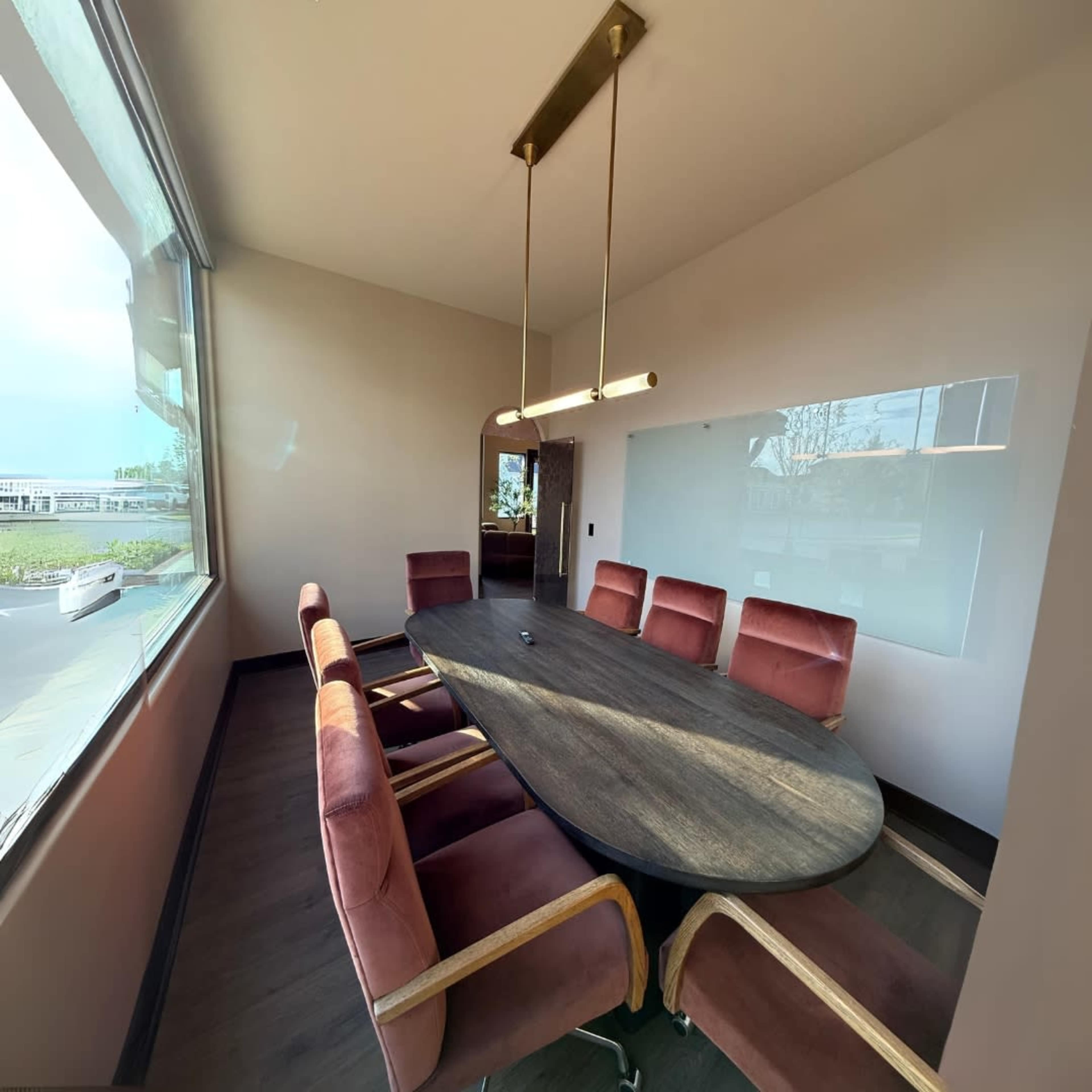 NoCo | Anti-Corporate Aesthetic Meeting Space Image in Louisville, Prospect, KY