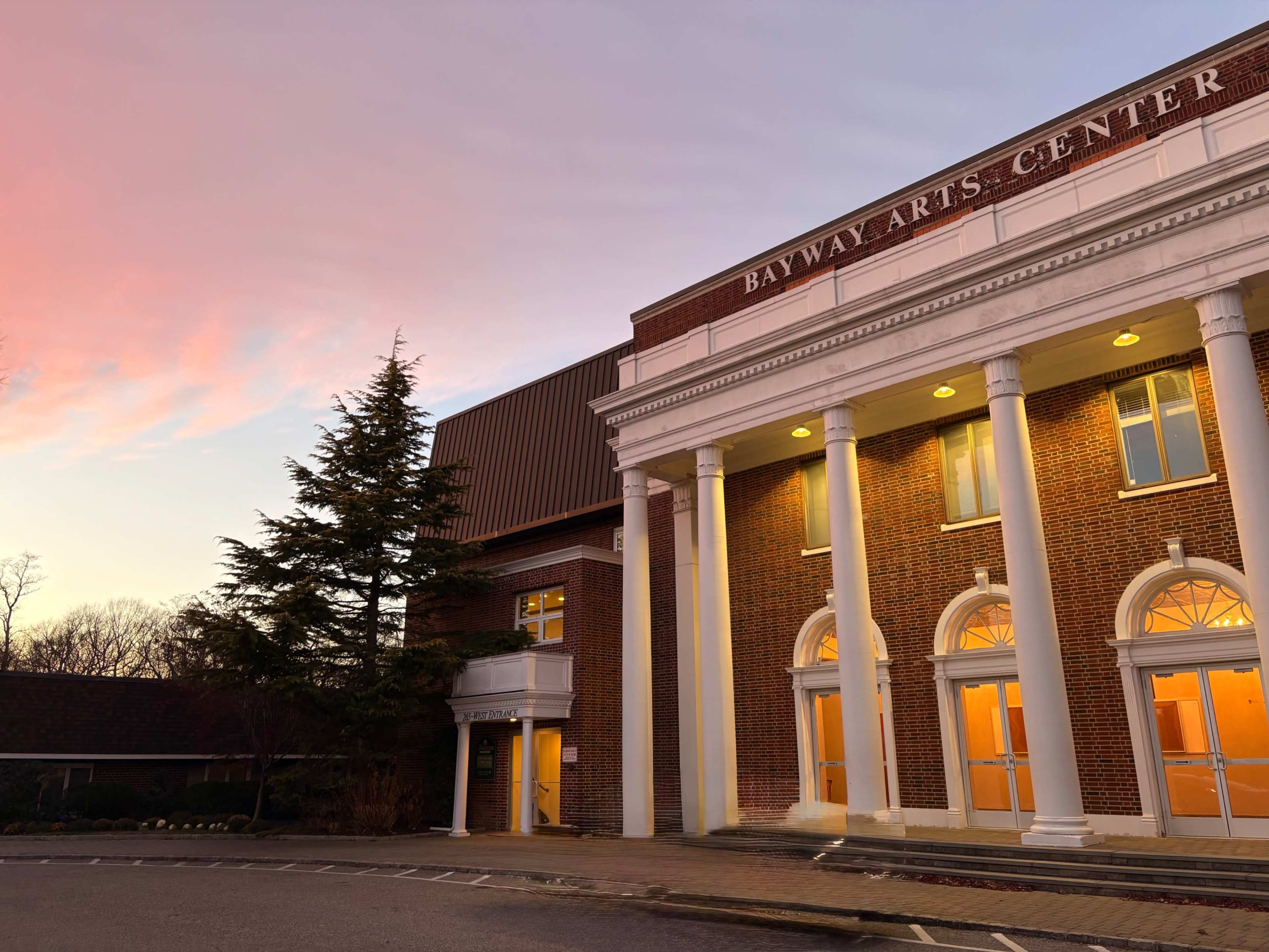 Charming 365-seat theater with elevated stage Image in Islip, East Islip, NY