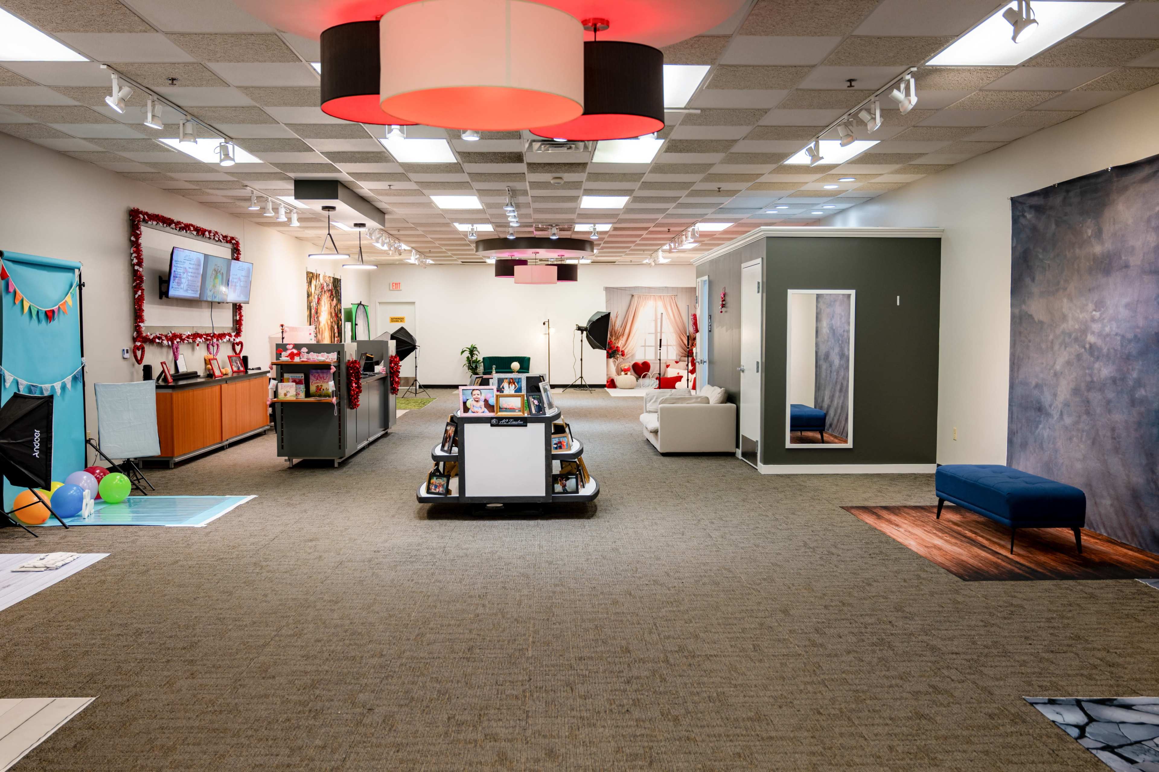 Photo Studio in convenient location with many sets and options! Image in South Strabane Township, Washington, PA