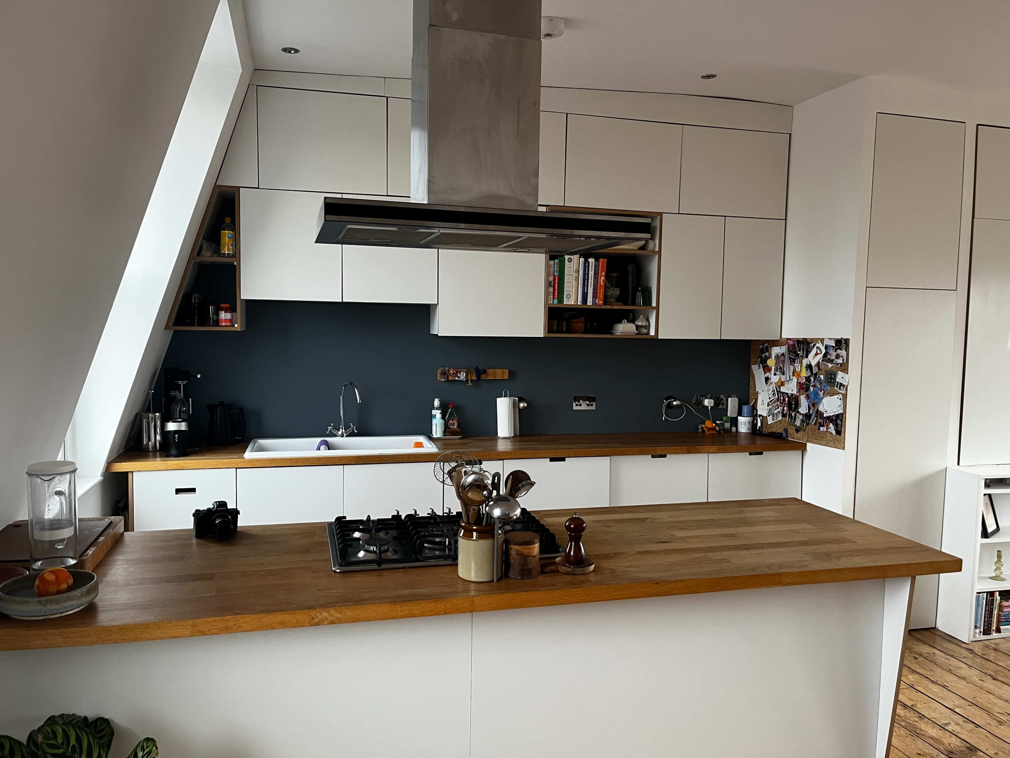 Modern Hackney Flat- thoughtfully designed with natural light Image in Hackney Downs, London, ENG