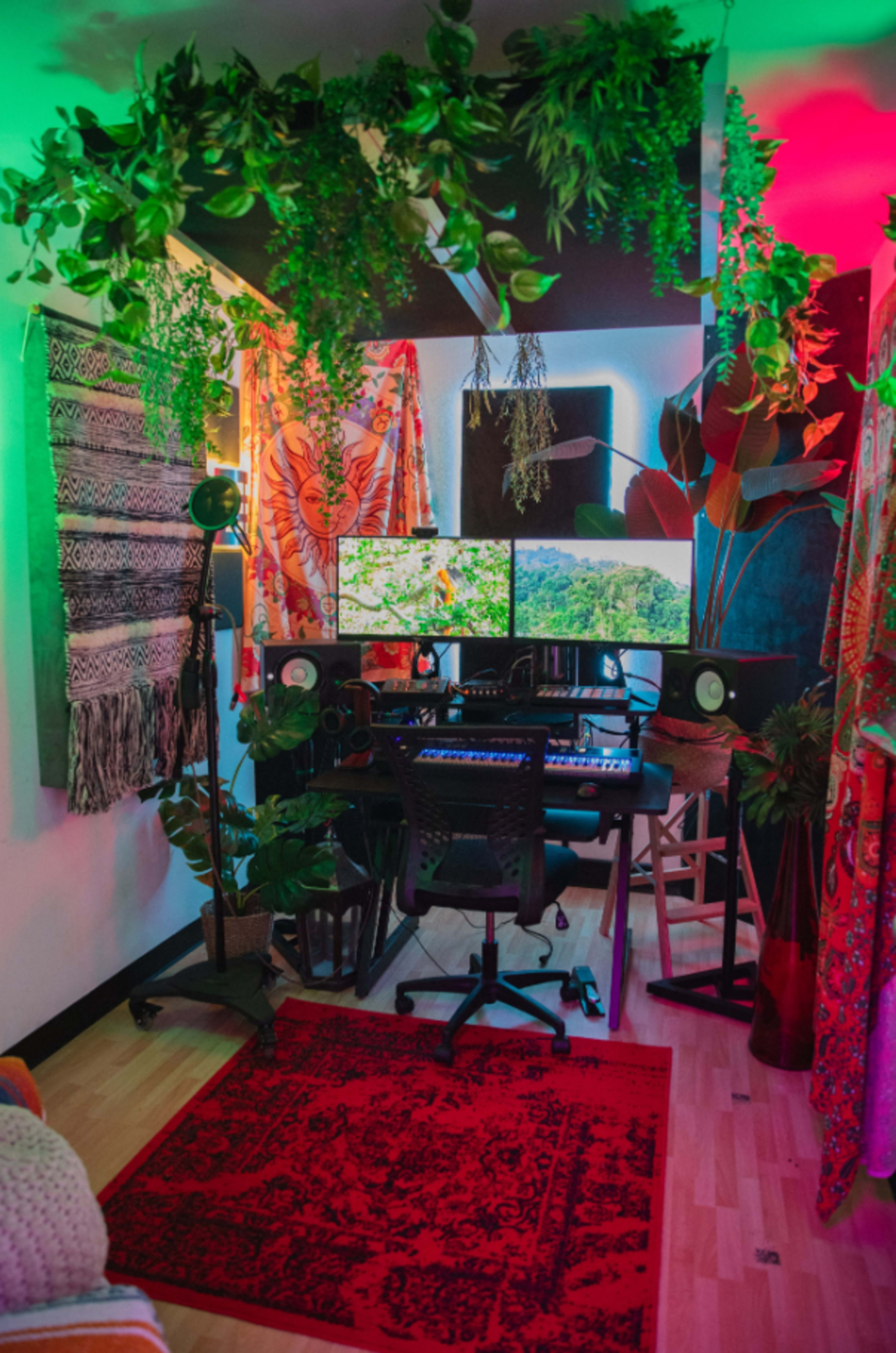 Music recording studio/ Performance stage/ Rehearsal space Image in Burke, Burke, VA
