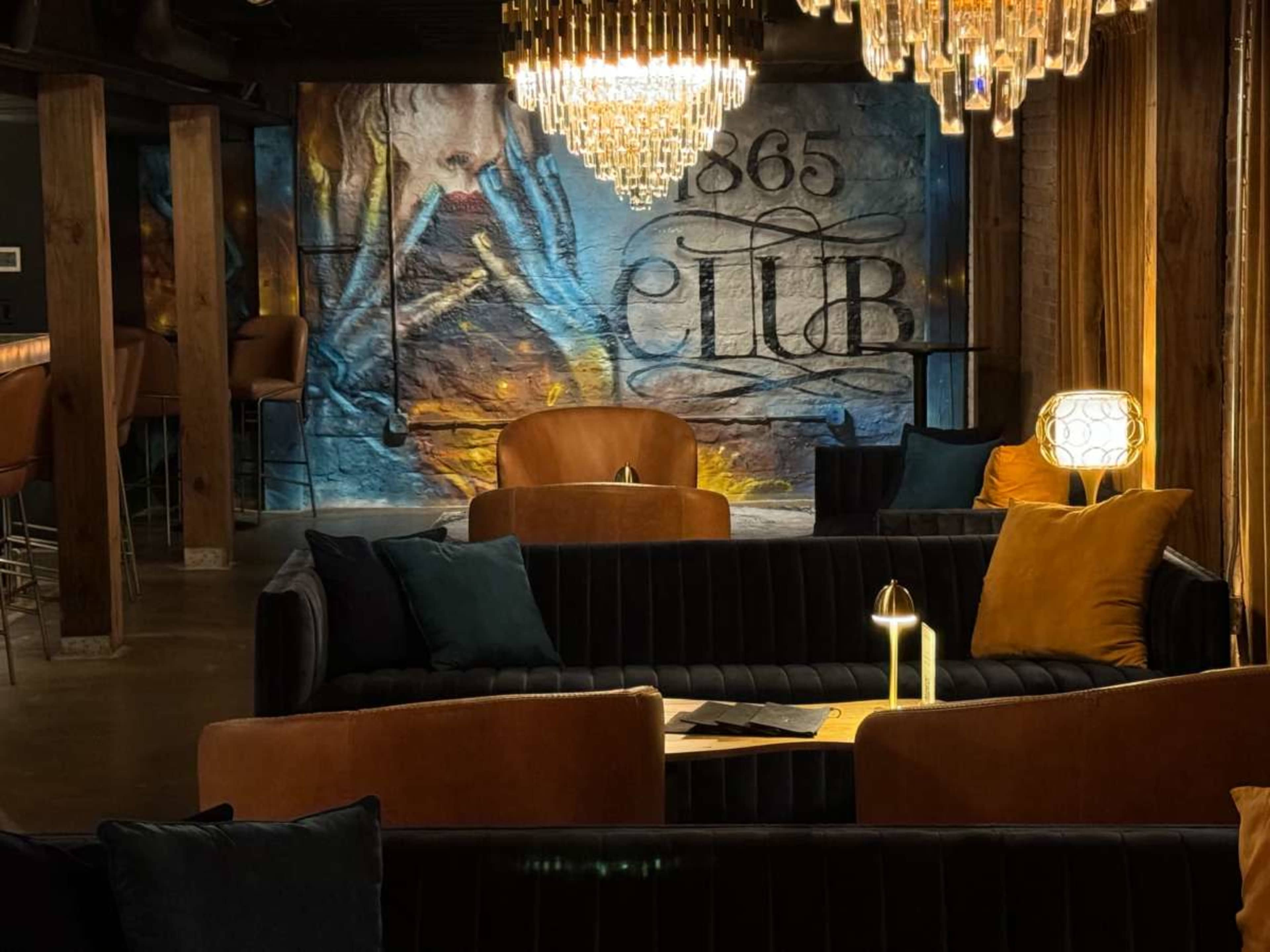 Midtown near the Westend Cocktail Lounge Speakeasy Image in Watkins Park, Nashville, TN