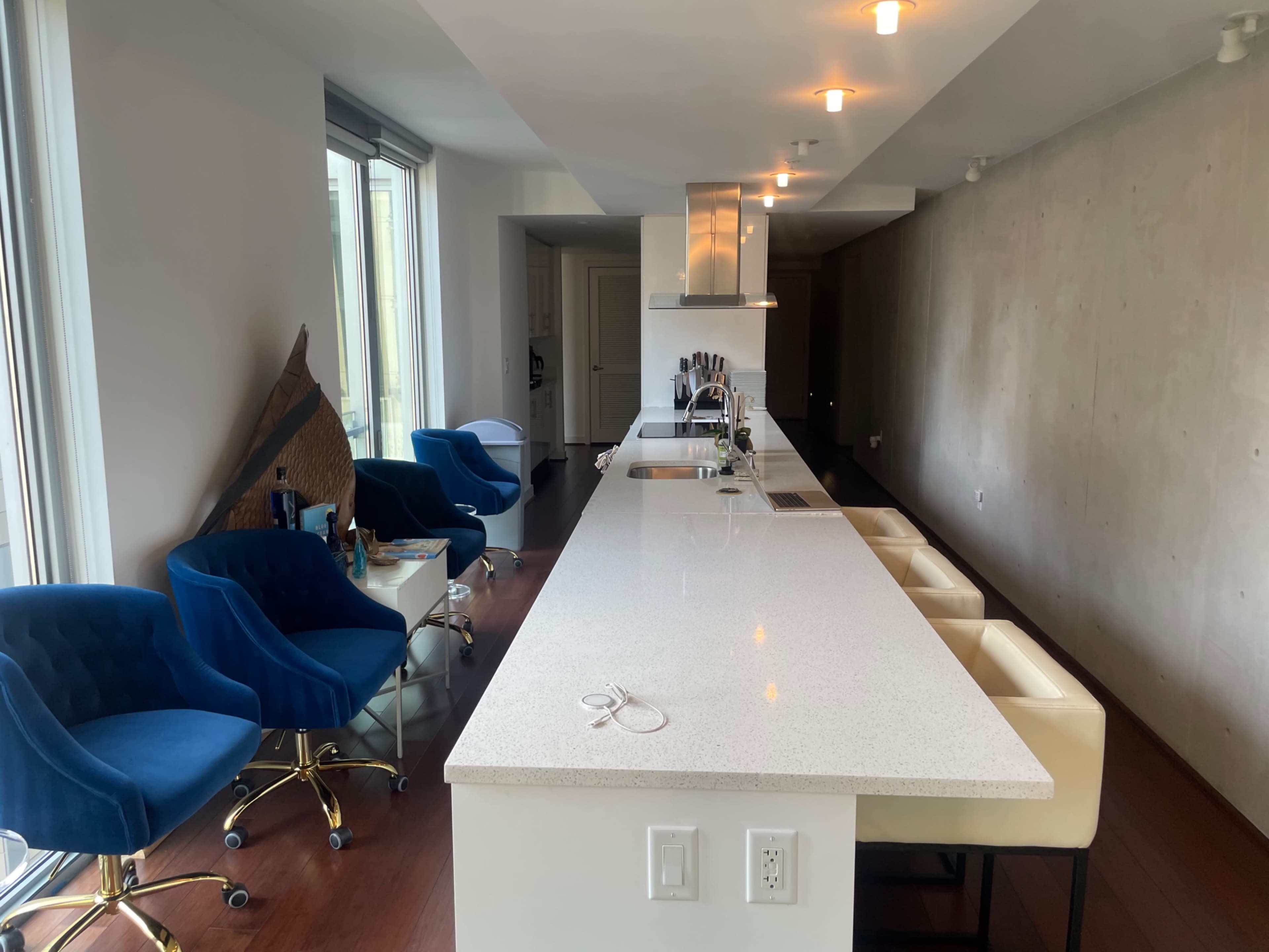 Downtown DC | Office Suite Rental, Small office meeting space, Small Conference room, Podcast creator space Image in Northwest Washington, Washington, DC
