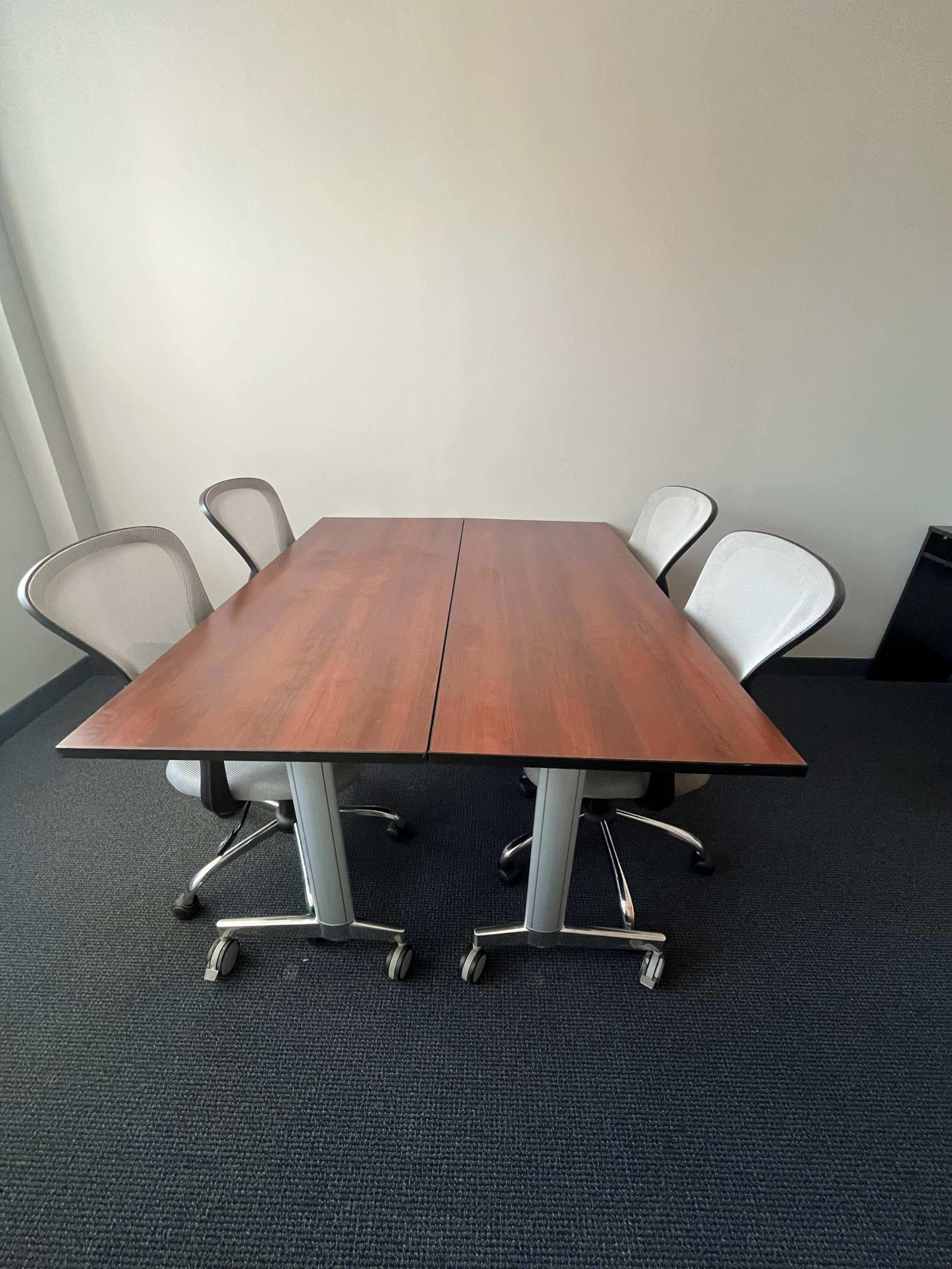 Small Bright Conference Room - 4-6 Guests Image in Potomac Falls, Sterling, VA