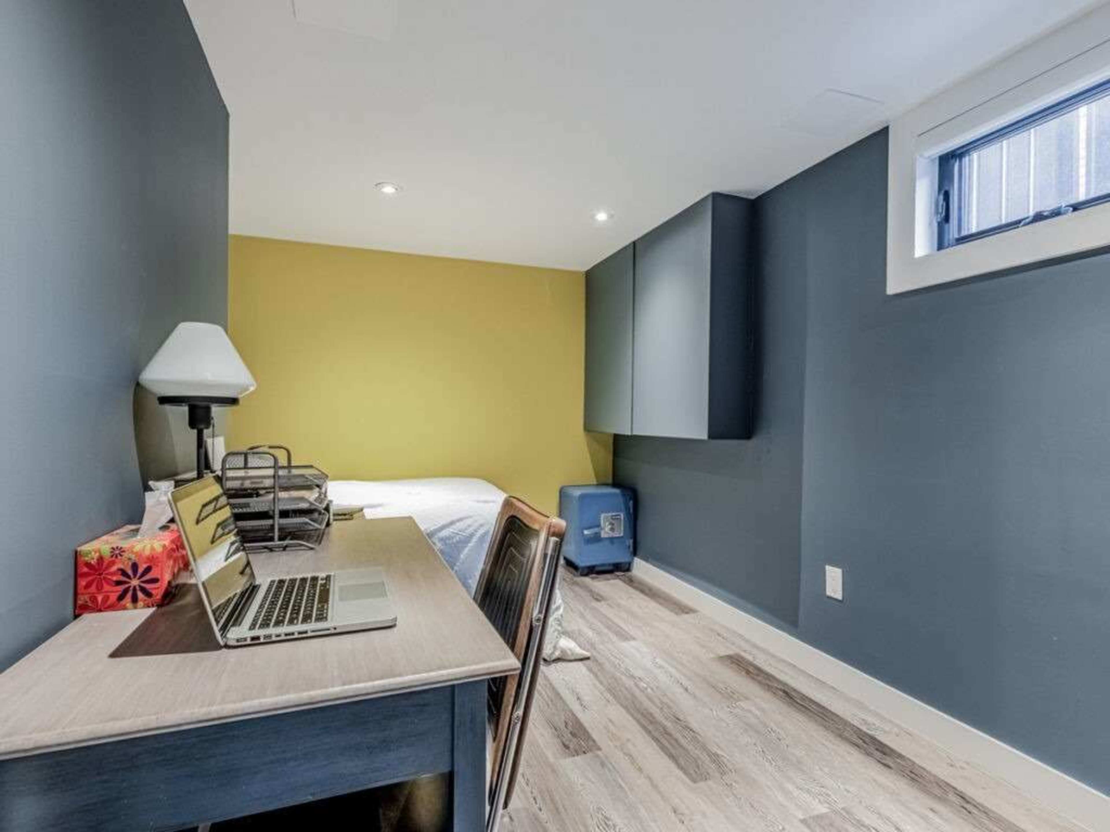 Modern Home with Designer Kitchen and 120" projector in basement Image in Burlington, Burlington, ON
