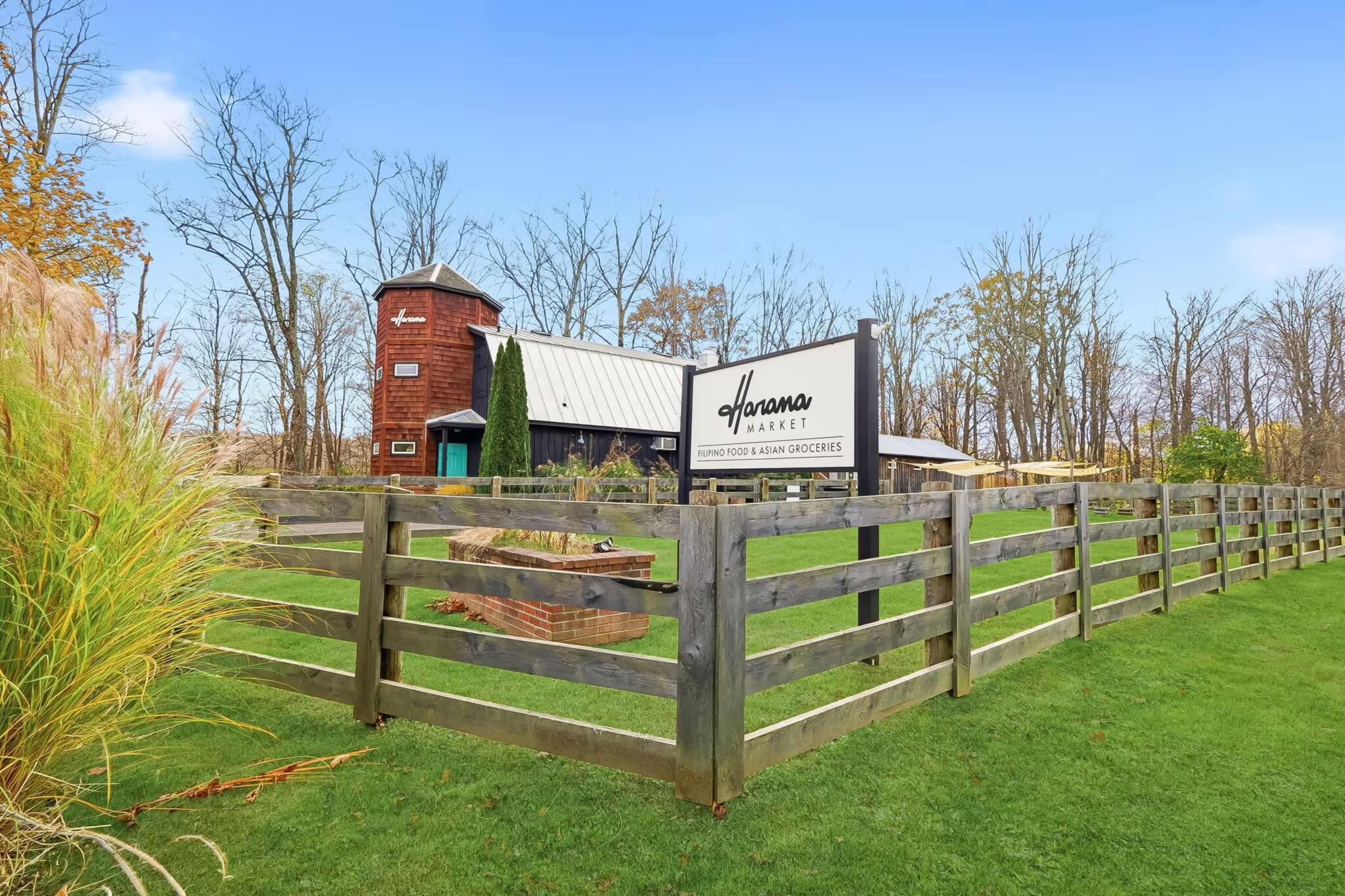 Fully-equipped event space with water views Image in Rochester, Accord, NY