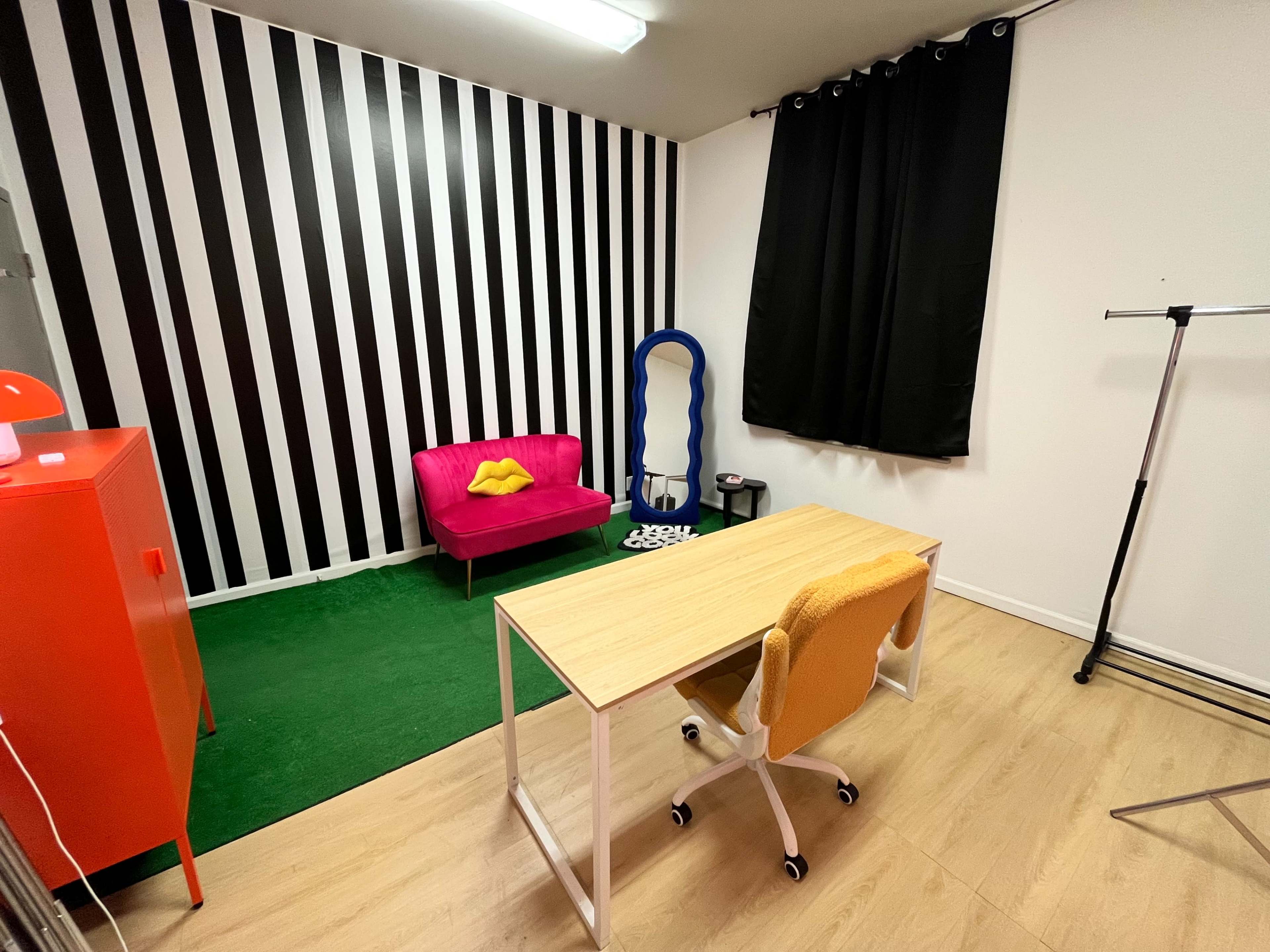 Colorful Downtown Content Studio Image in Pittsburgh, Atlanta, GA