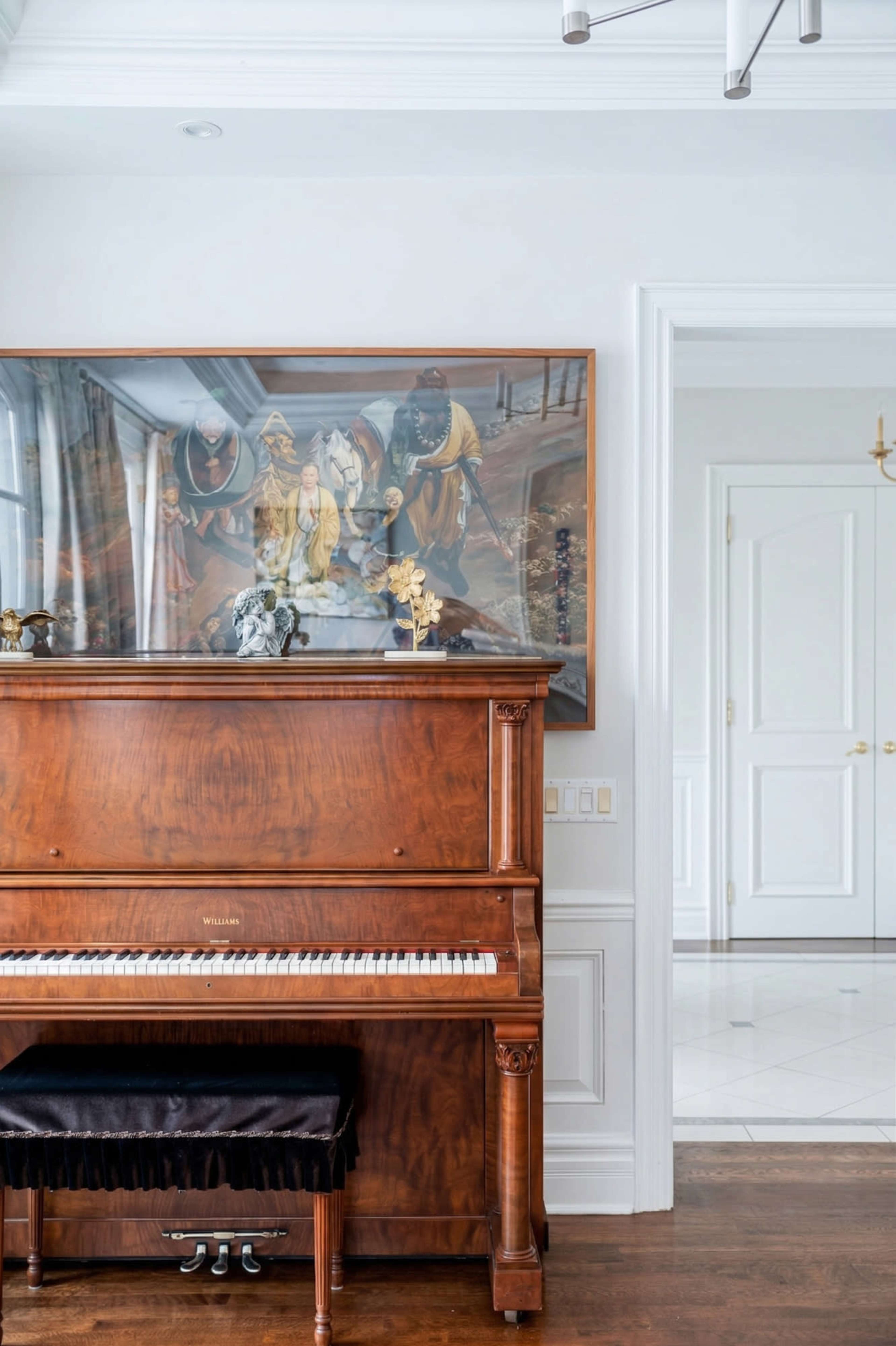 Business Class Villa Image in St. Andrews, NORTH YORK, ON