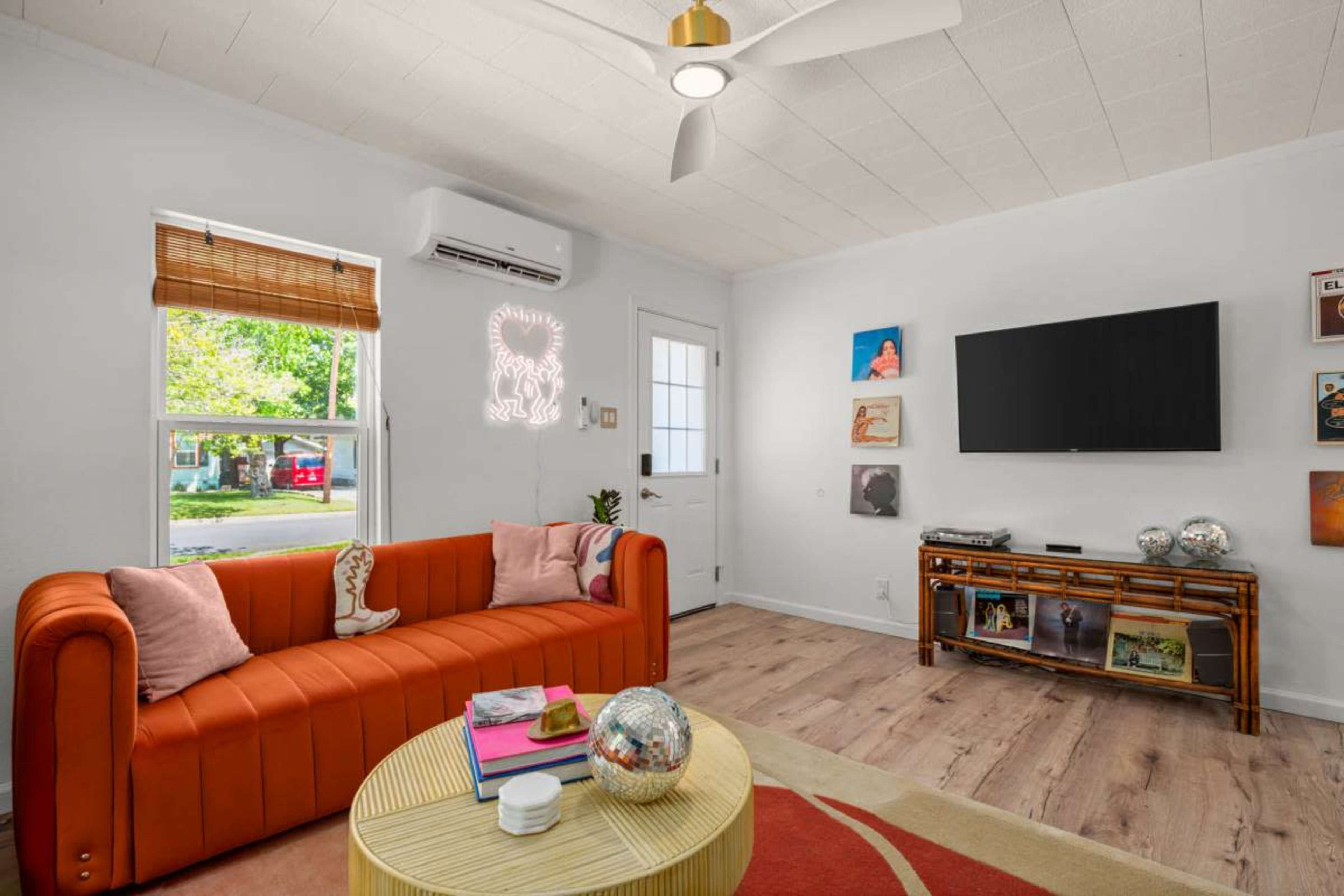Studio Space - Huge Backyard - Authentically Austin Image in West Congress, Austin, TX