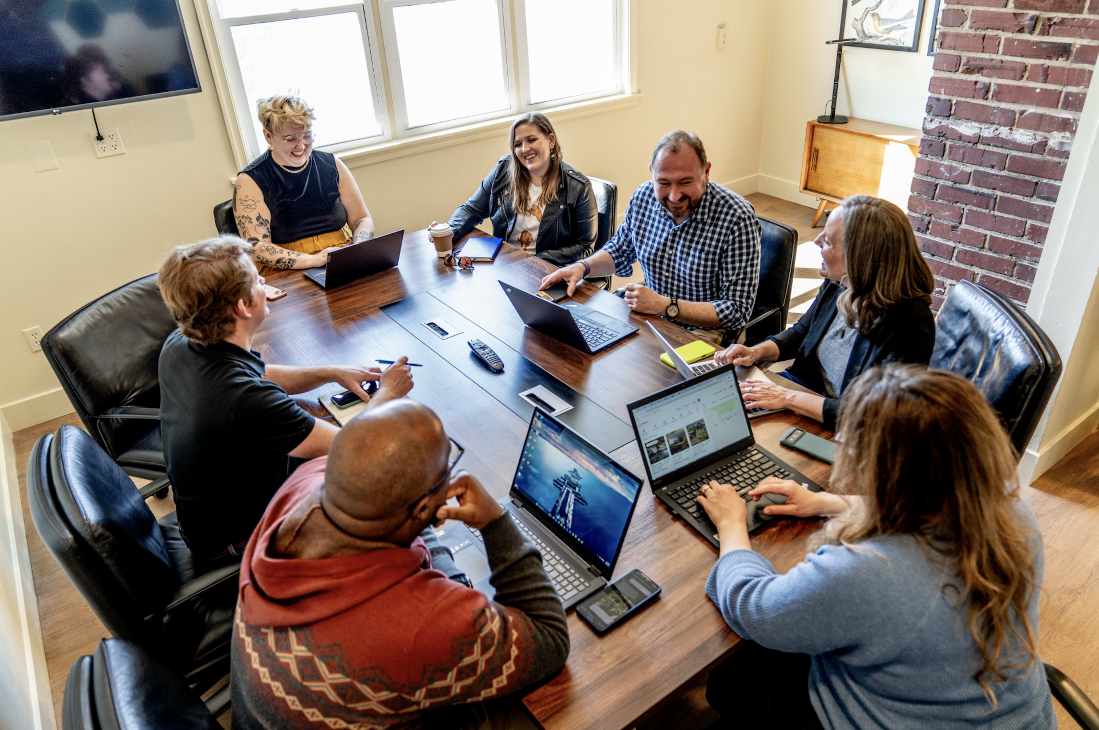 Del Ray Conference Room in Beautifully-designed Co-work Space Image in Del Ray, Alexandria, VA