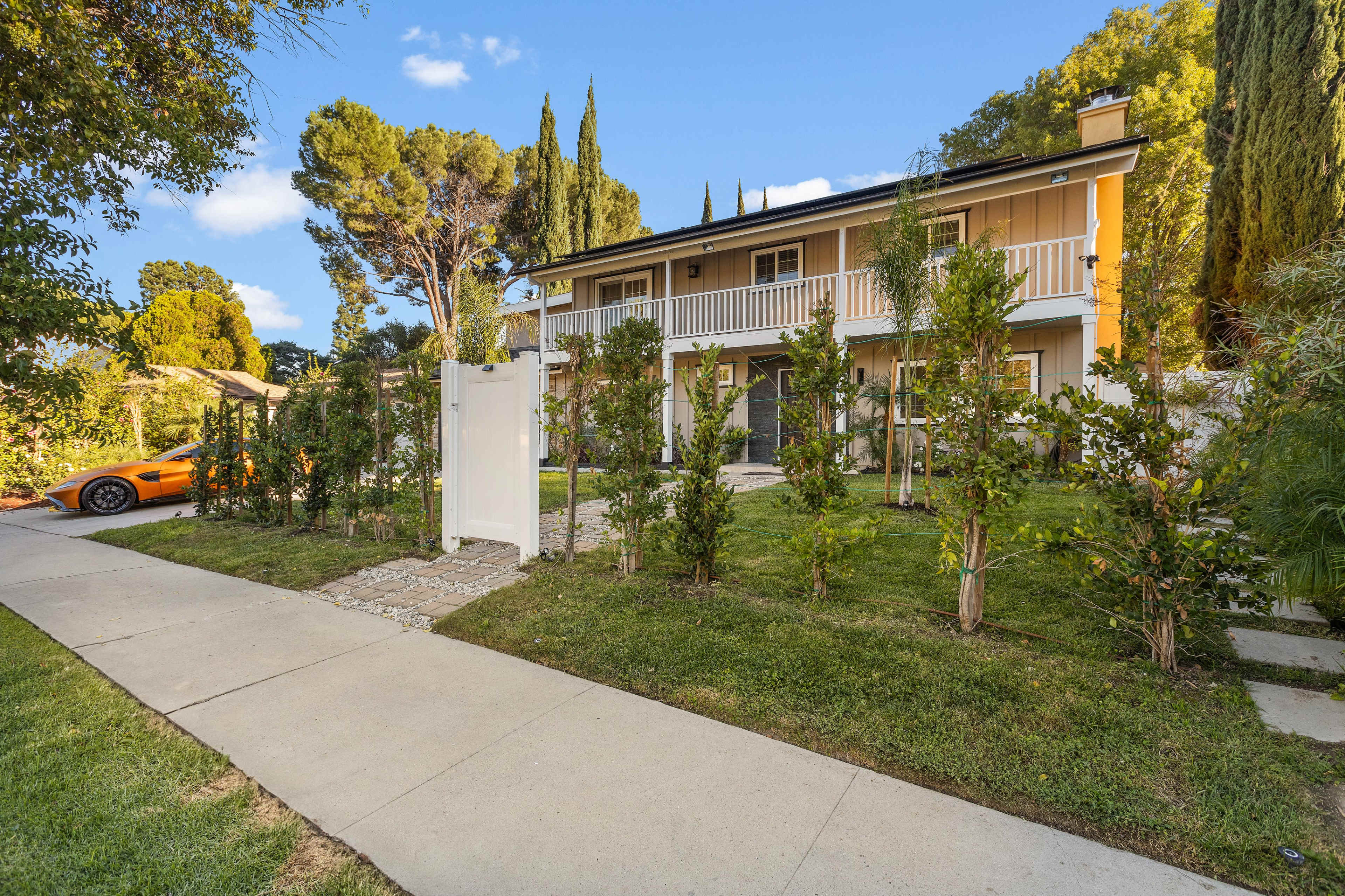 Villa Oasis: Spacious, Luxurious, Private Retreat. Image in West Hills, West hills, CA