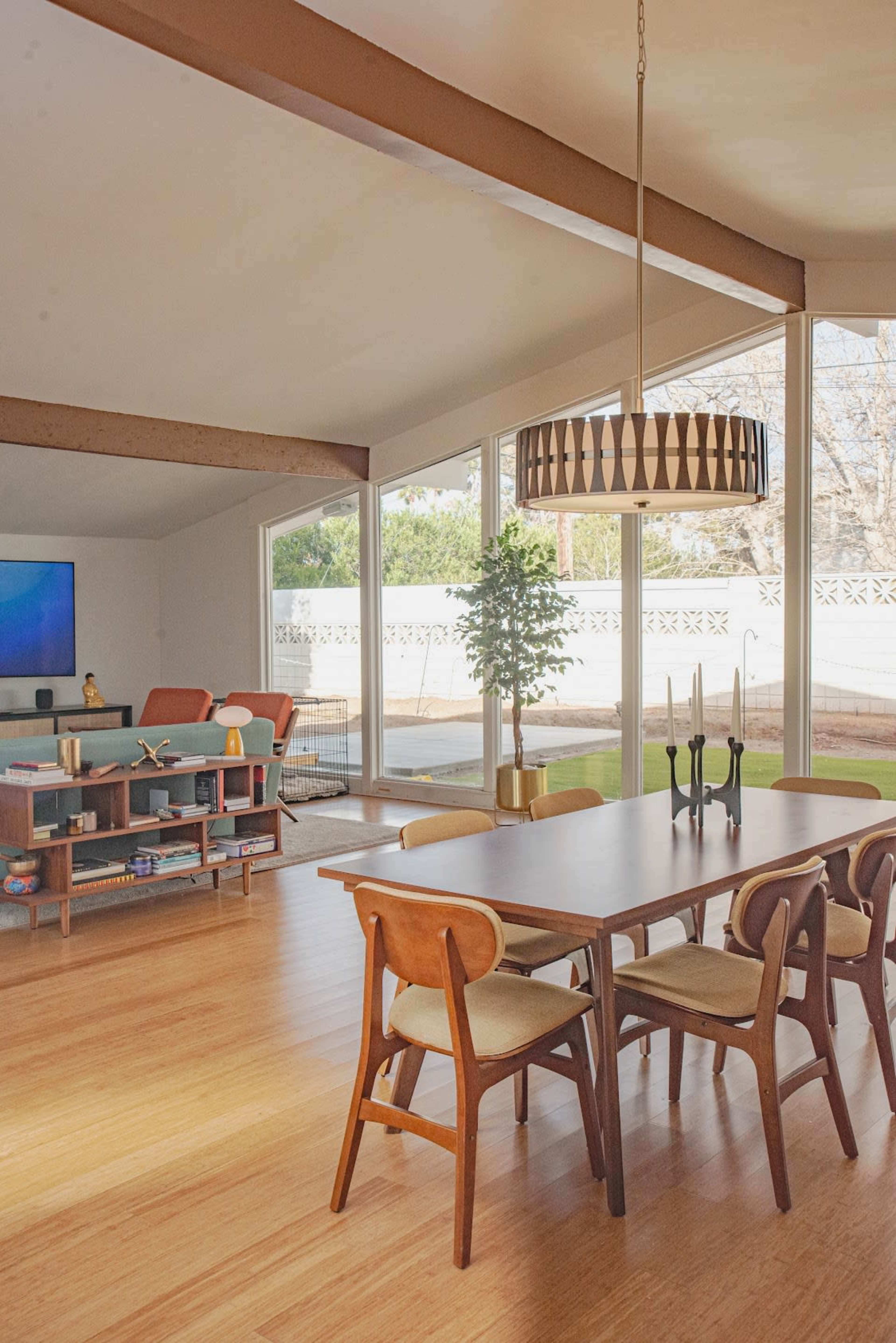 Mid-Century Masterpiece with Wall-to-Wall Windows Image in Paradise, Las Vegas, NV