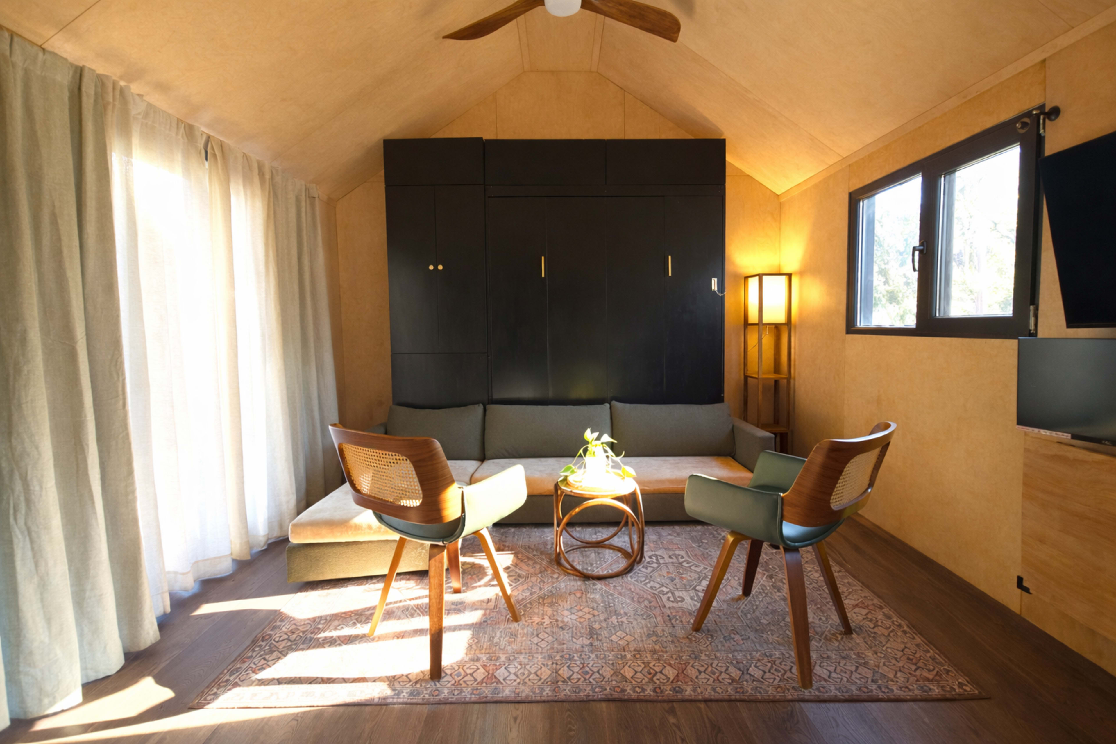 Wellness Office + Healing Studio (Hourly and Day Rentals) 30 Min. From SAV Image in , Guyton, GA