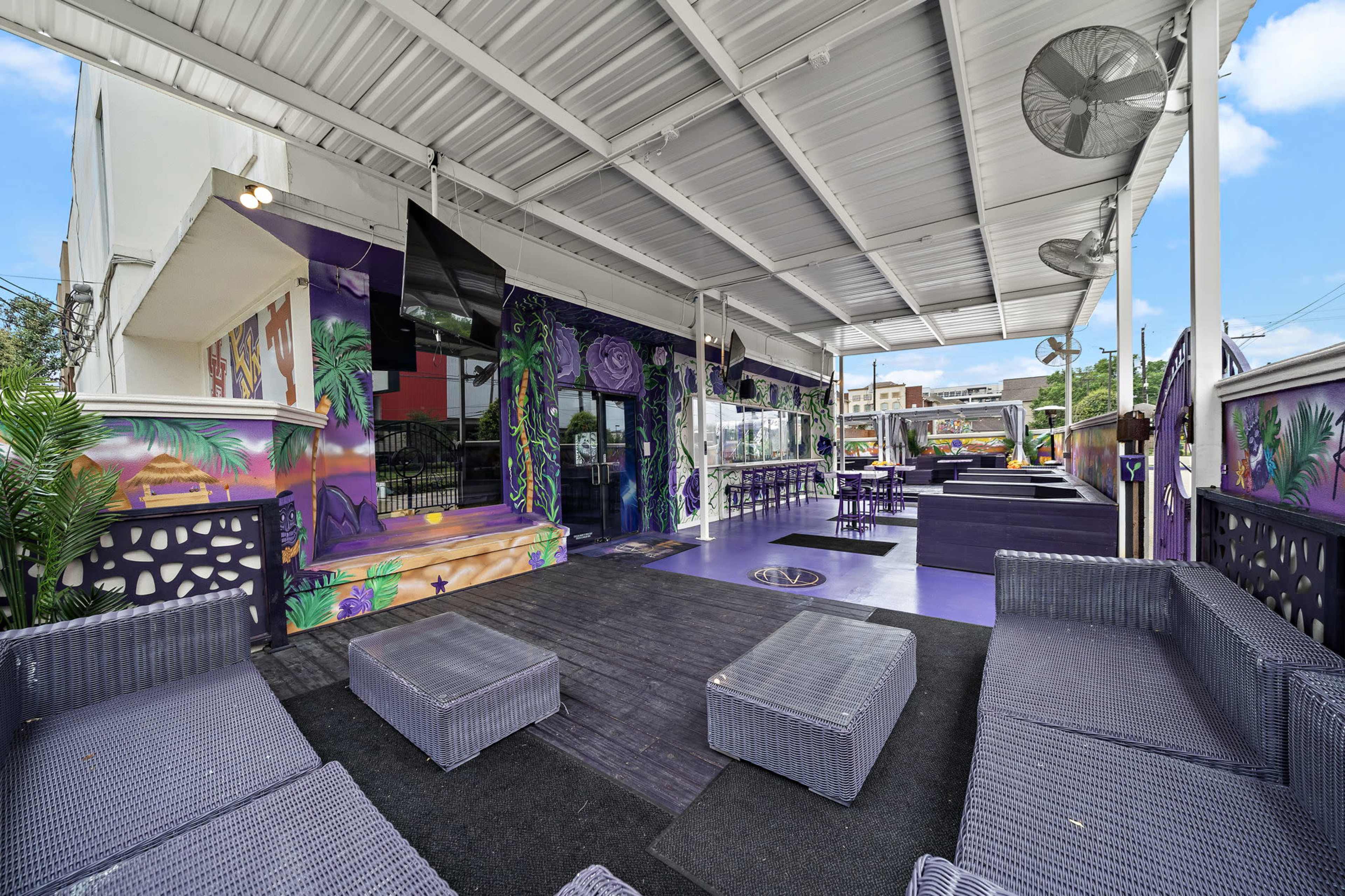(PATIO LOUNGE) Downtown lounge event space with artistic scenery Image in Rice Military, Houston, TX