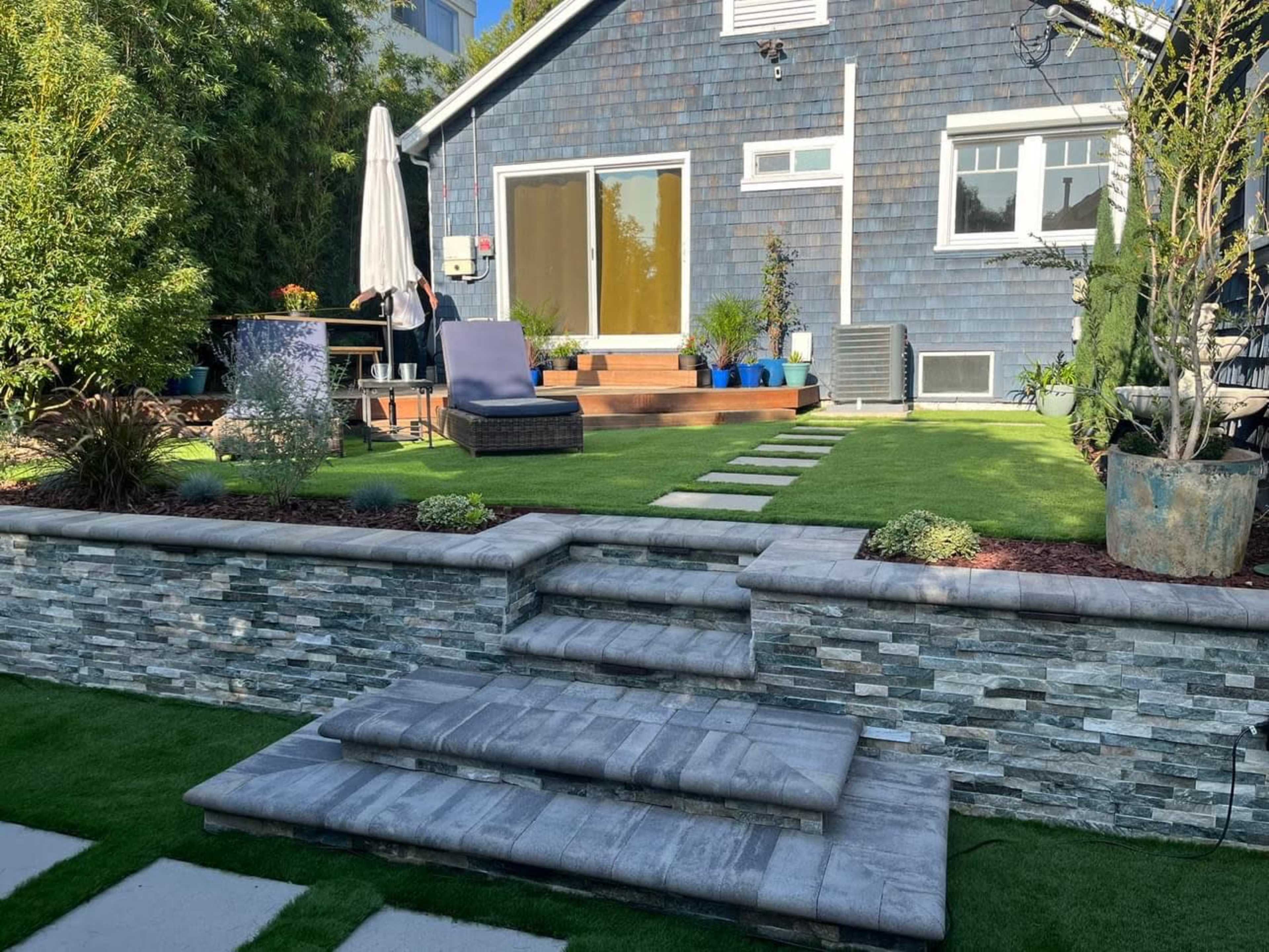 Beautiful Silver Lake Backyard Image in Silver Lake, Los Angeles, CA
