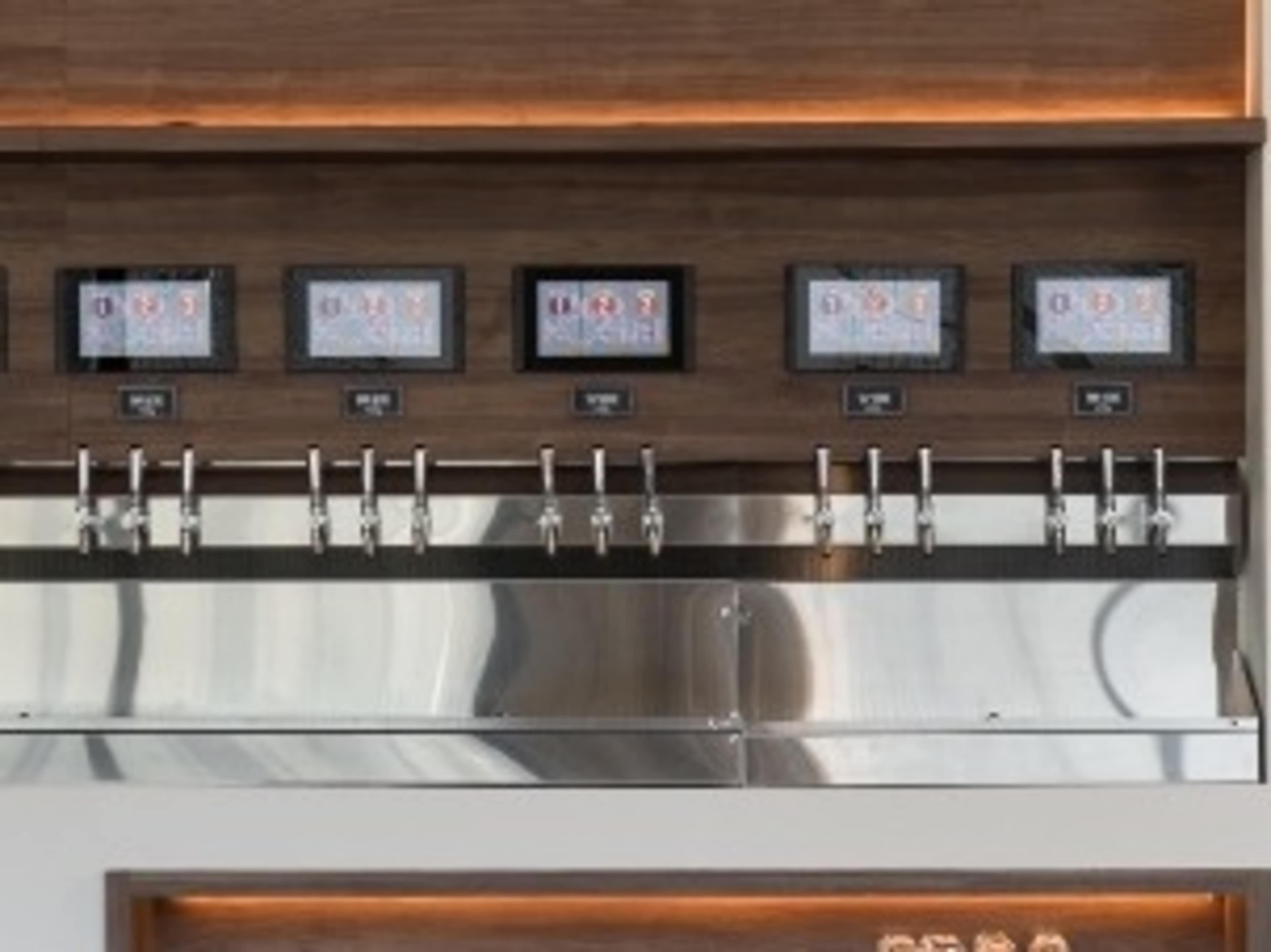 Self-pouring Bar Wall