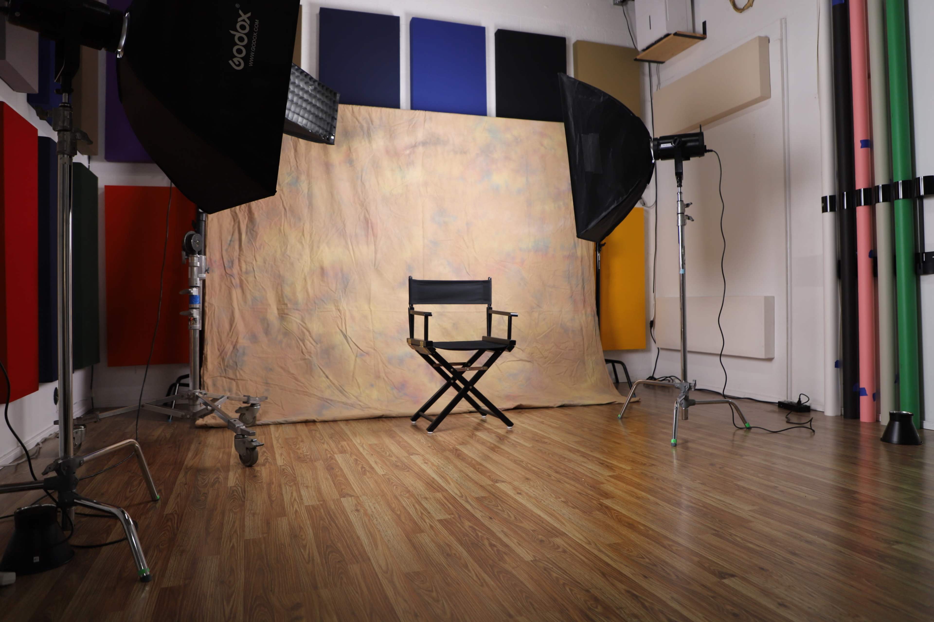 24/7 Paper Backdrop Studio + Gear + Last Minute Bookings (Studio B ...