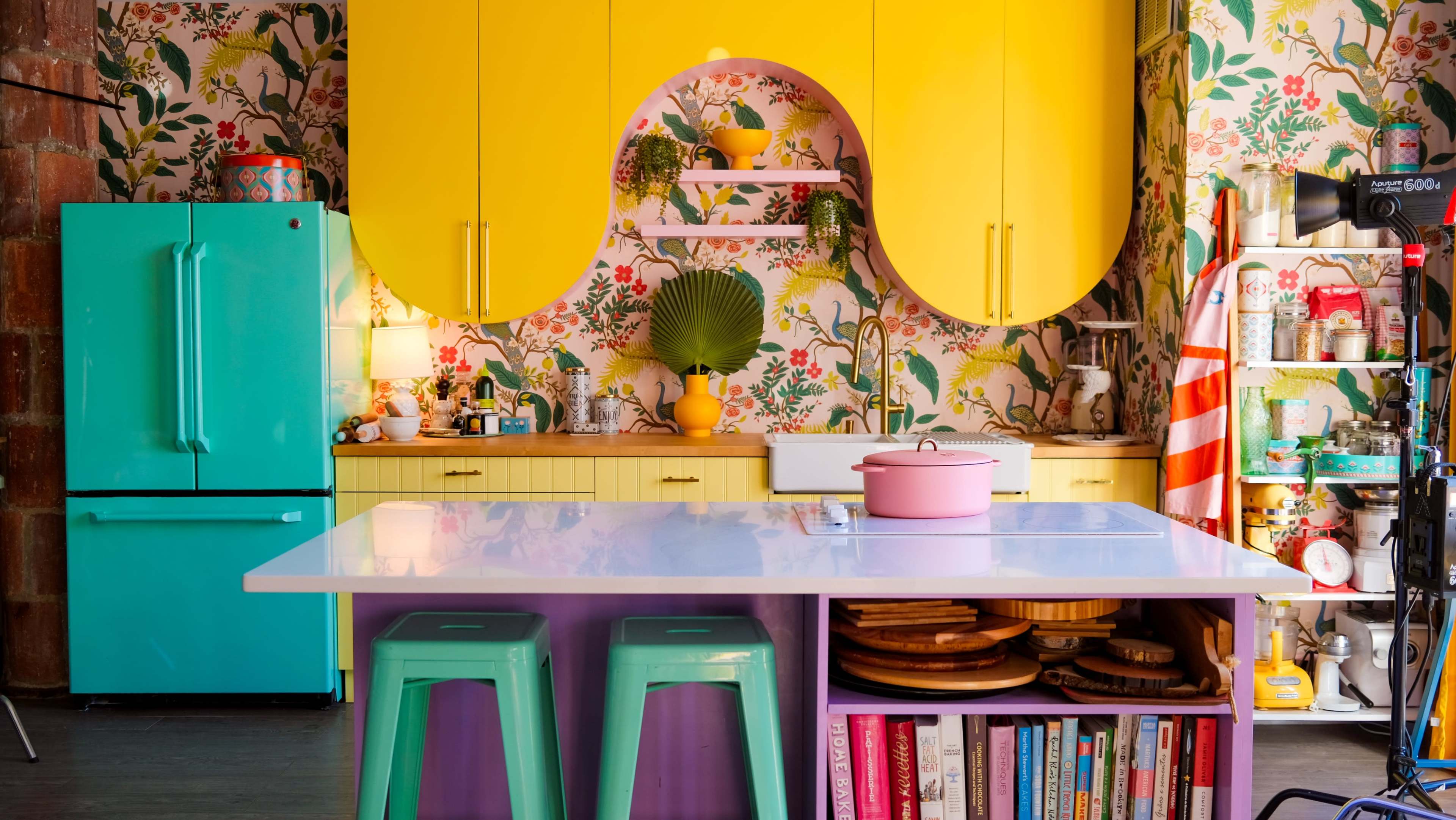 Stunning Loft with Magnificent Kitchen in Prime Dumbo - Perfect for Photoshoots, Dinner Parties, Filming, and Client Meetings Image in Vinegar Hill, BROOKLYN, NY