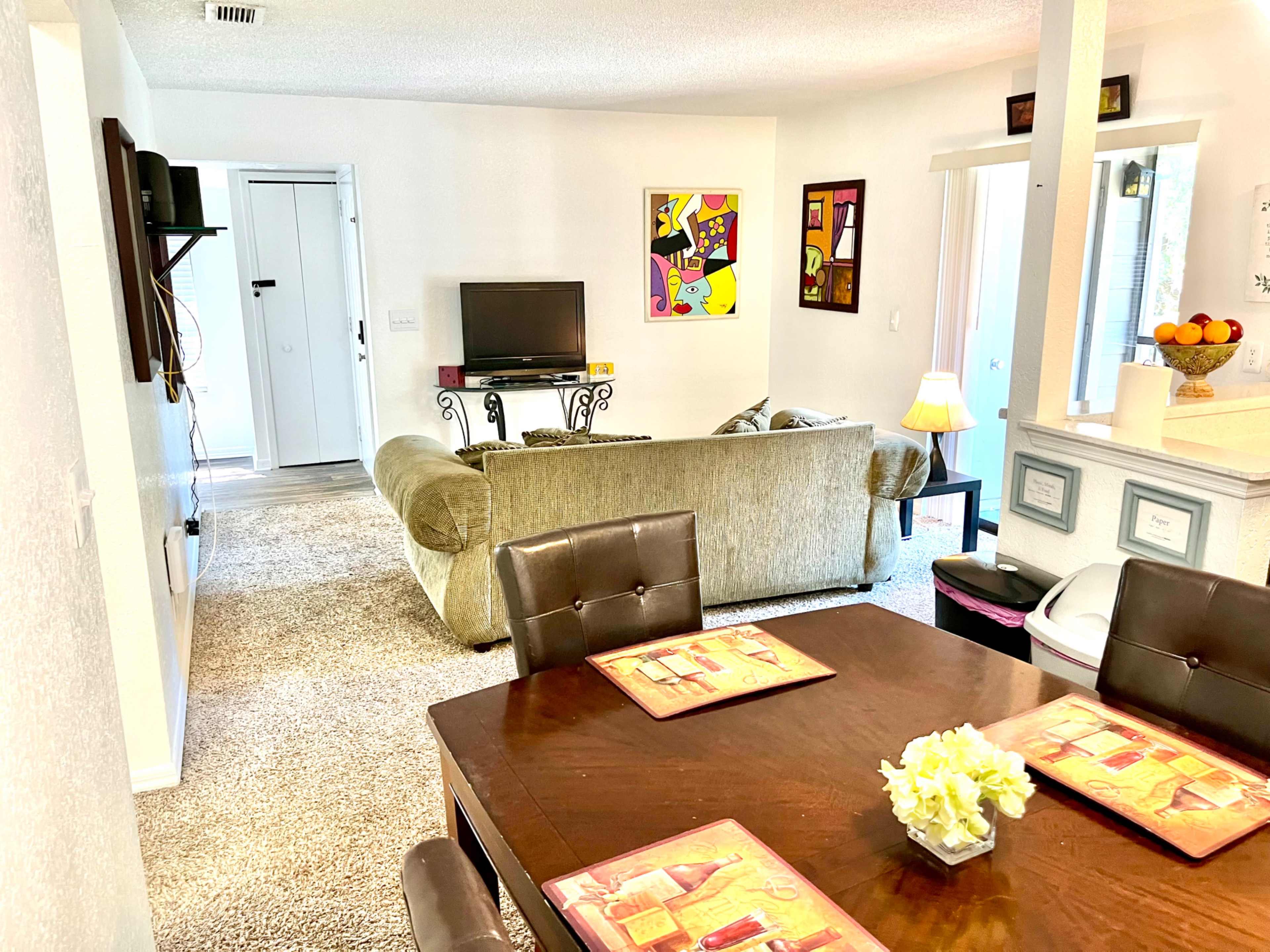 Daytona 2 Bed Art Deco Apartment 10 Minutes to Beach Image in Countryside Commercial, Port Orange, FL