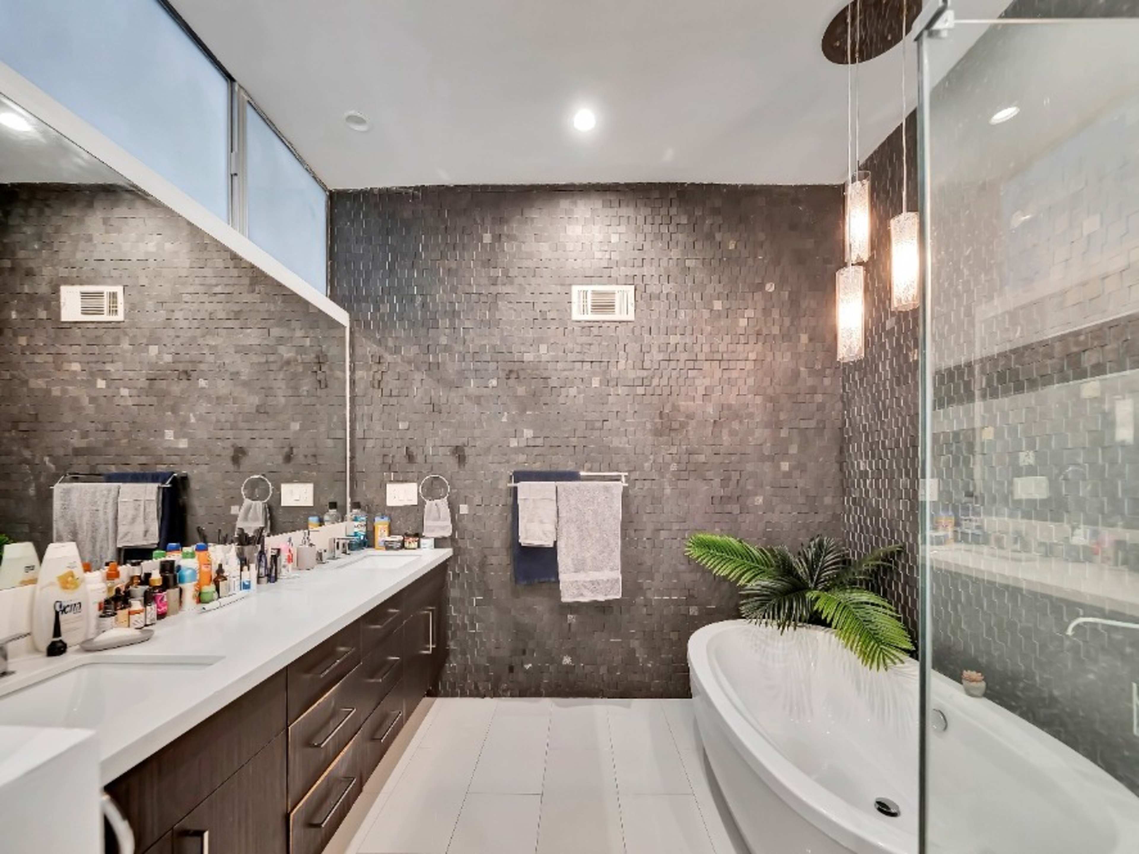 Master Bedroom & Bathroom Use