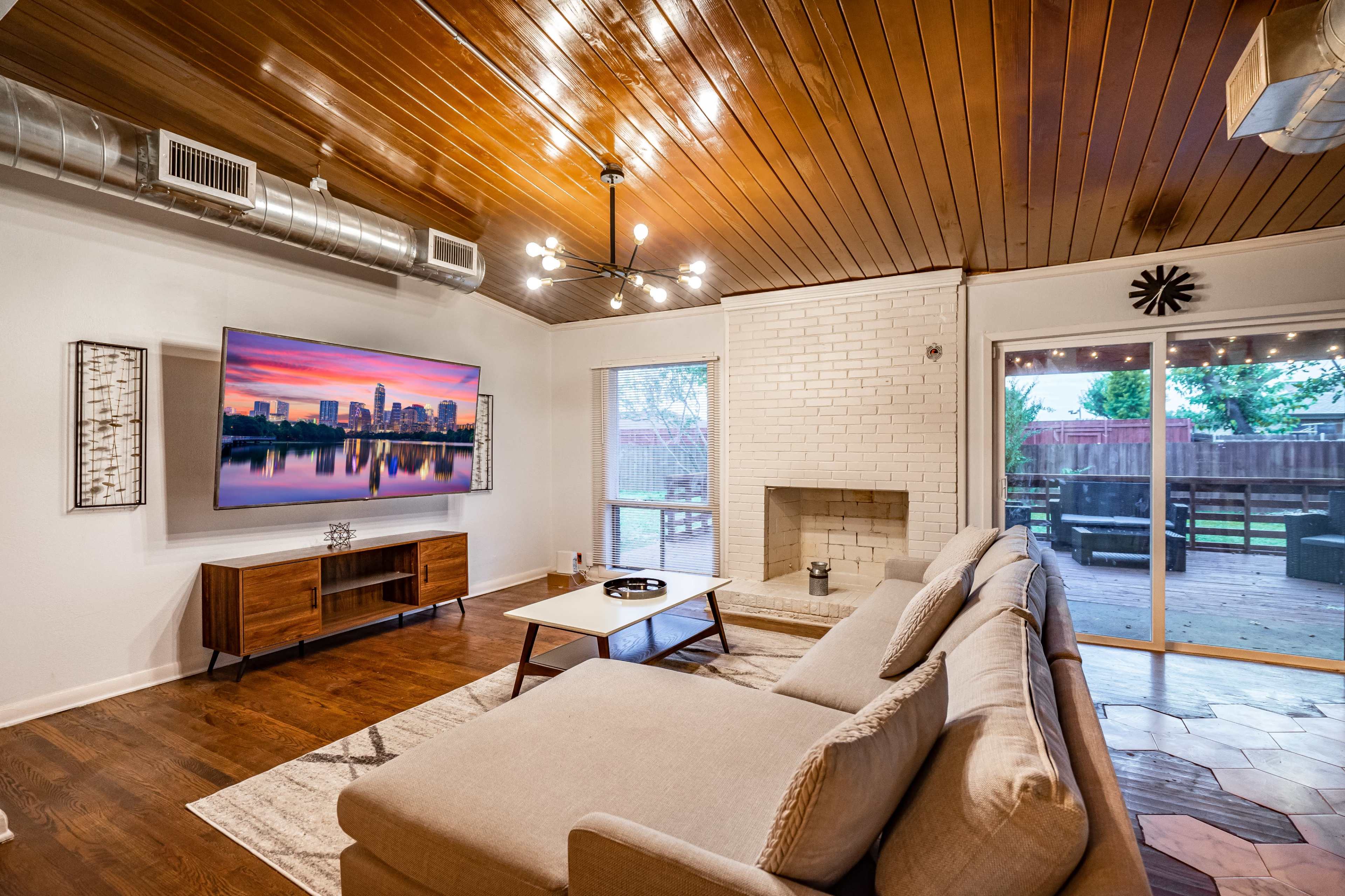 Modern house with a great Patio Image in Northwest Dallas, Dallas, TX