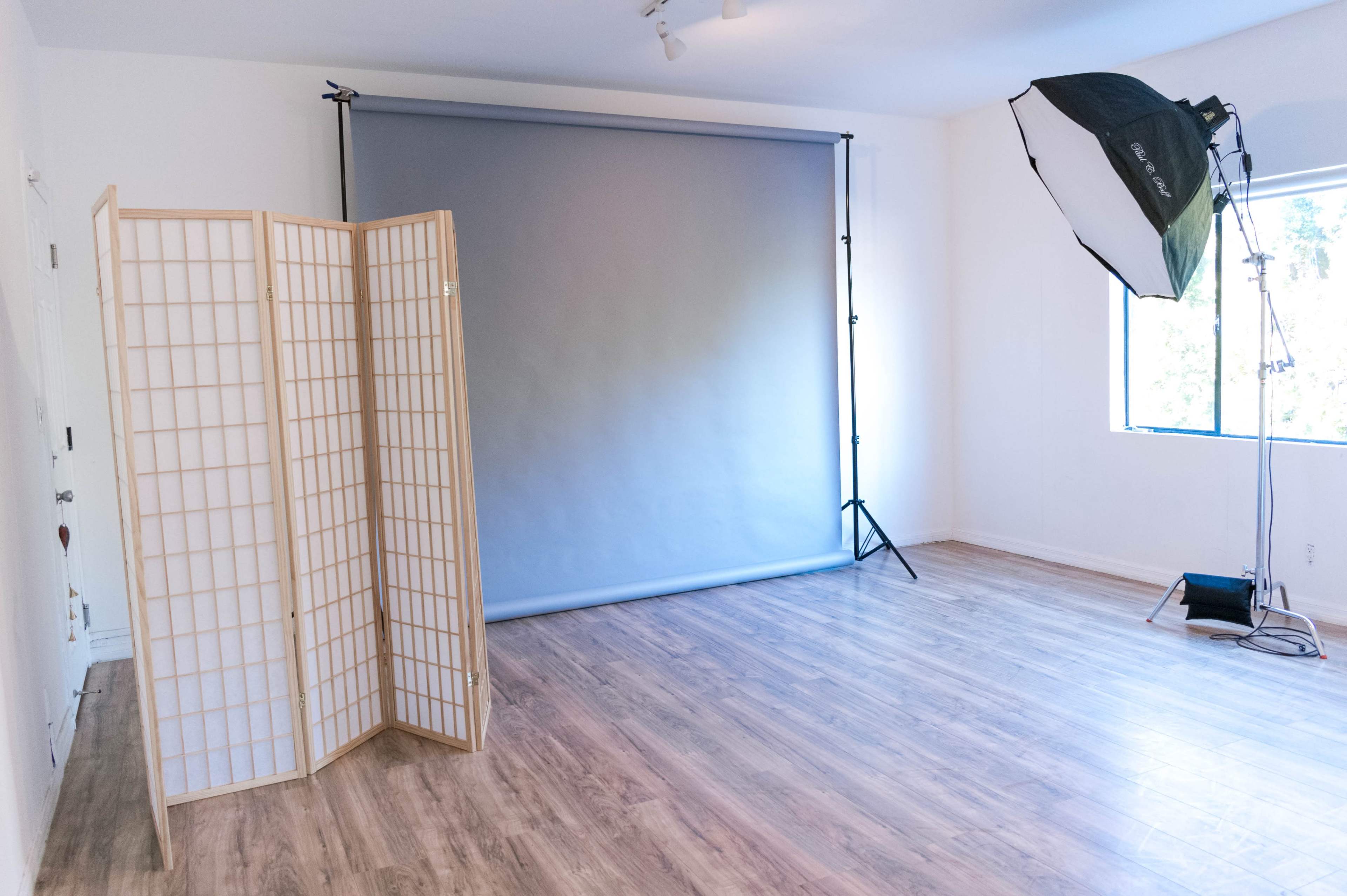 Sunset Strip Photo/Casting Studio Image in Hollywood, Los Angeles, CA