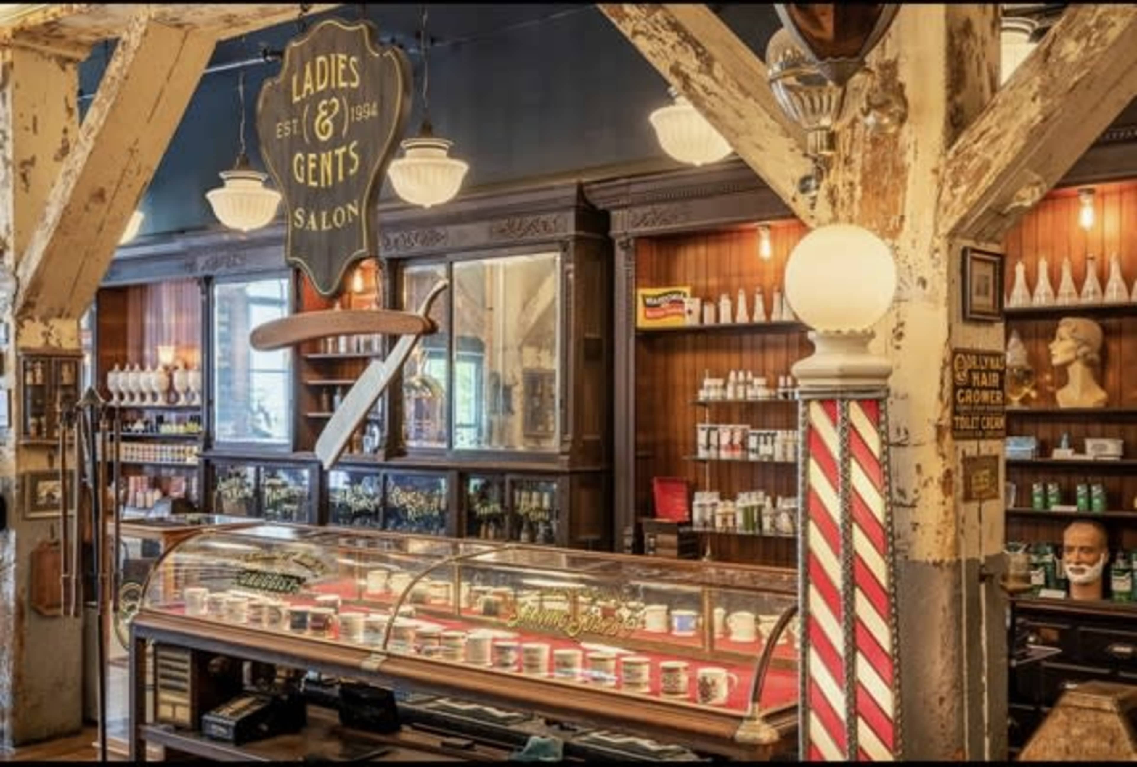 Williamsburg Brooklyn Vintage Barbershop/Hair Salon with Private Garden Image in , Beooklyn, NY