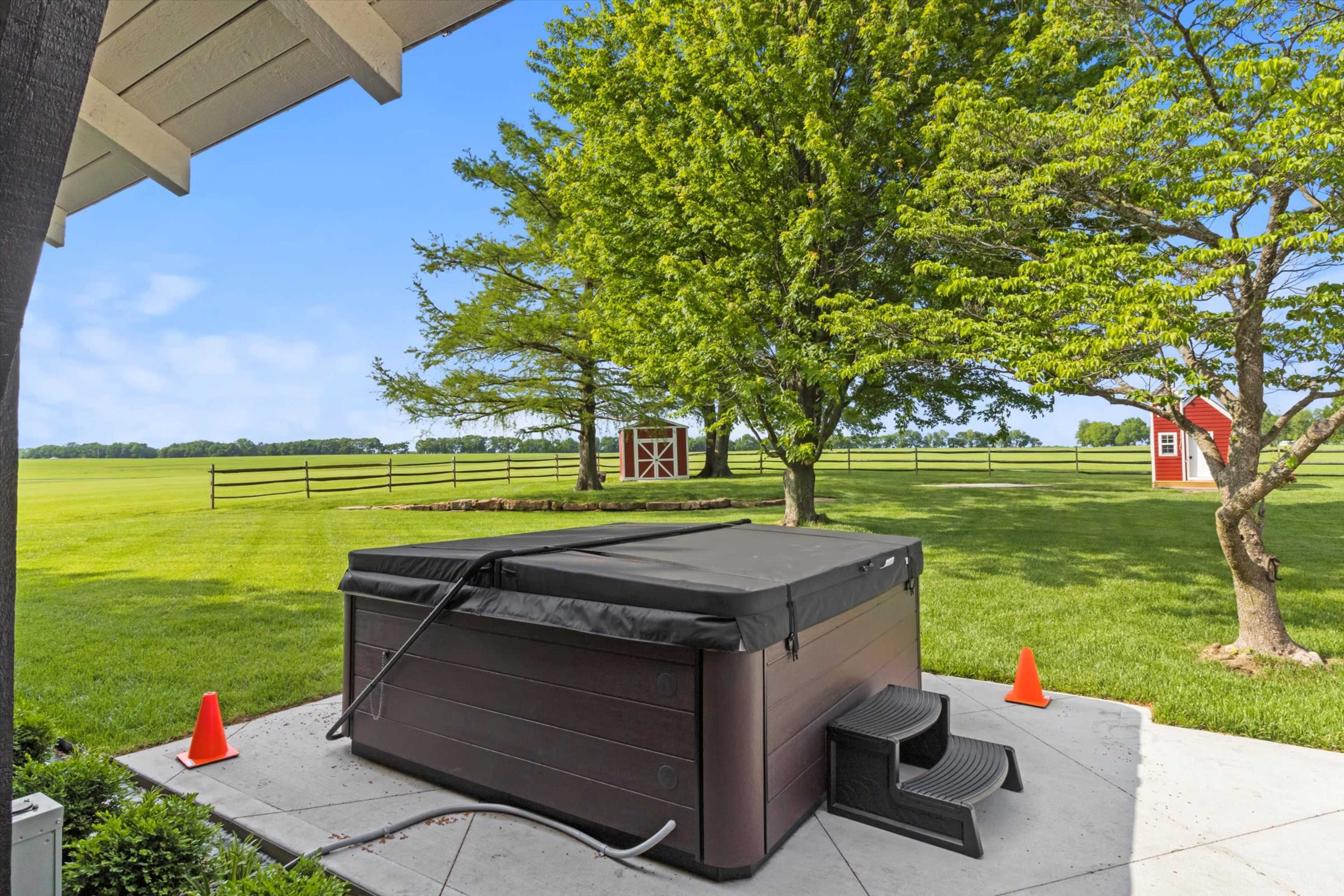 Beautiful home in a 75 acre property. Perfect for intimate gatherings and memorable stays! Image in Big Creek Township, Pleasant Hill, MO