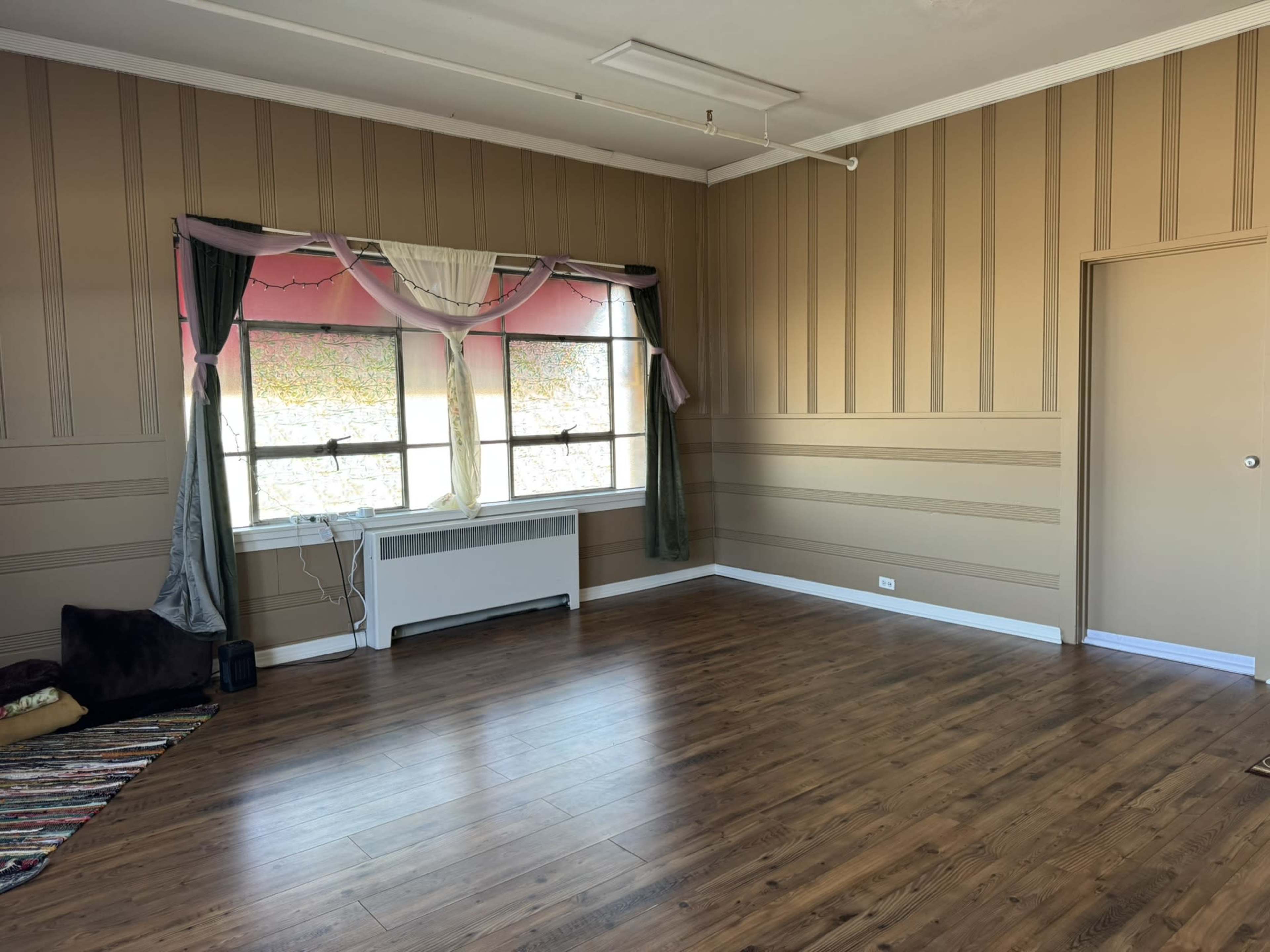 Studio with lots of natural daylight Image in Overland, Denver, CO