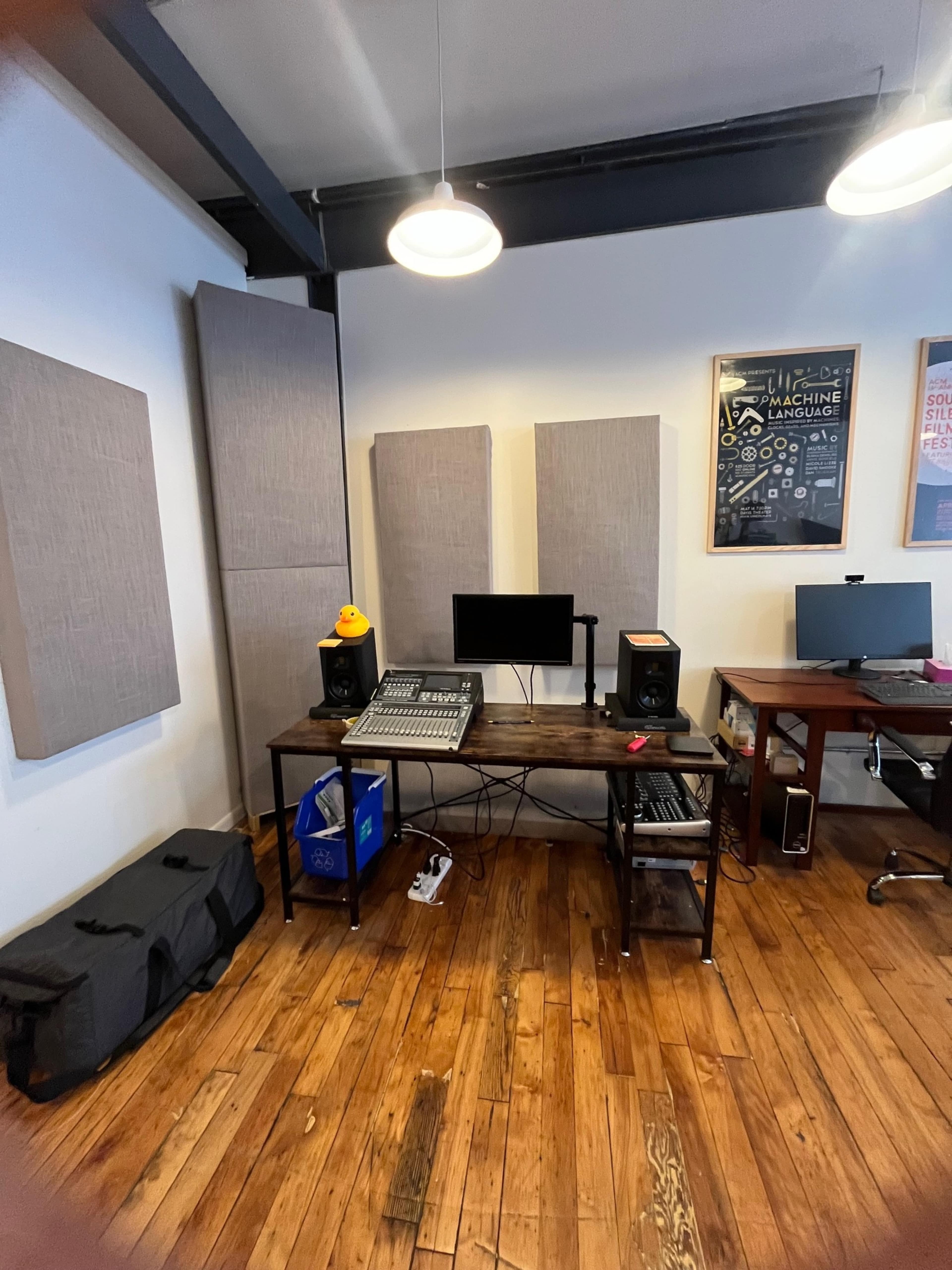 Gorgeous Office to Share with Arts Organization Space with Arts Organization in Ravenswood Image in Ravenswood, Chicago, IL