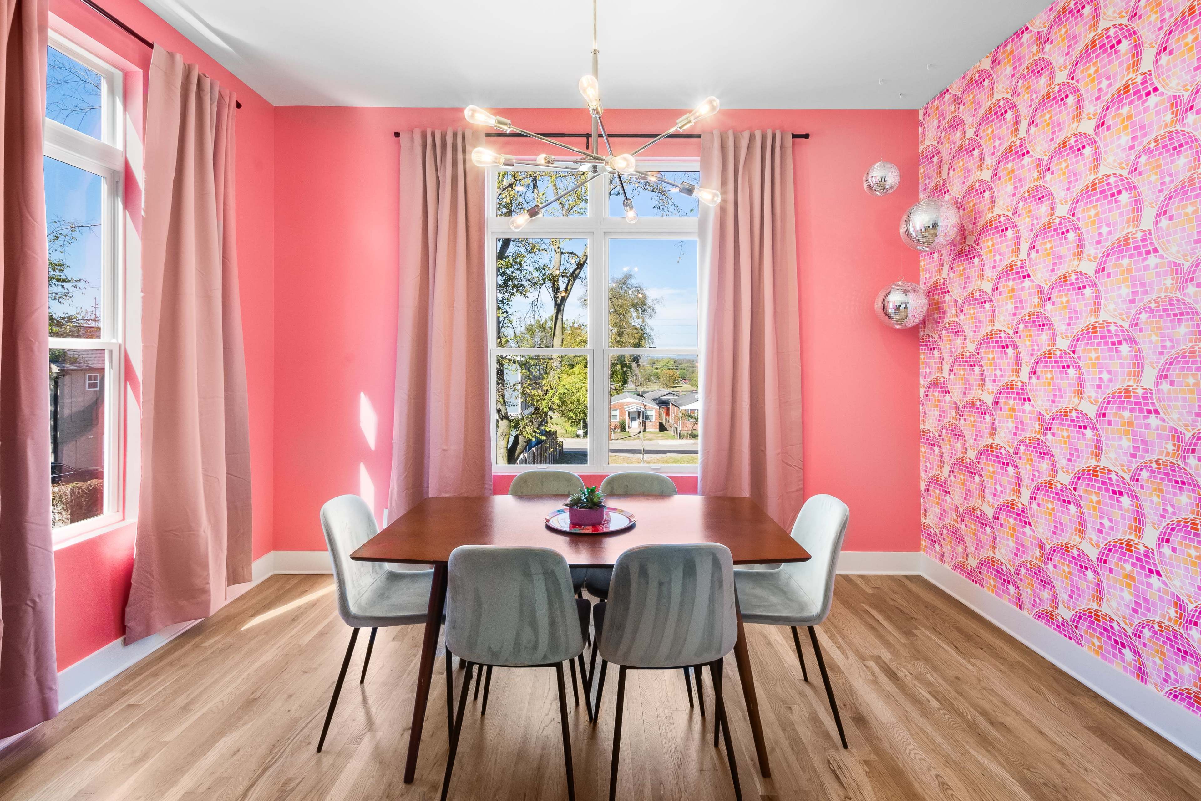 Ultimate Bach 10min to DT, Insta Walls Every Room Image in Hadley/Washington, Nashville, TN