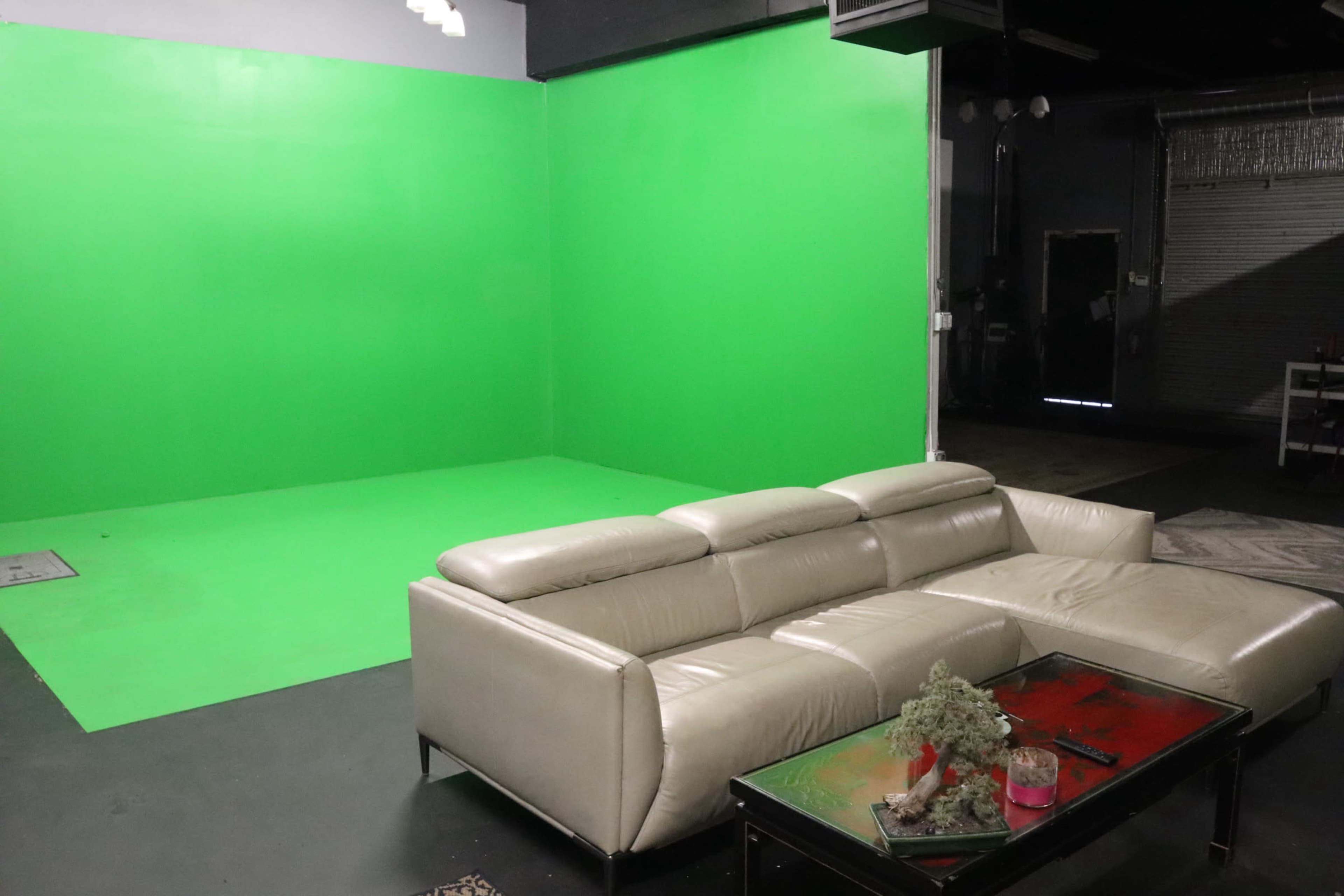 Private Multi-Media Facility (Tree House Creations) Image in Central City, Phoenix, AZ
