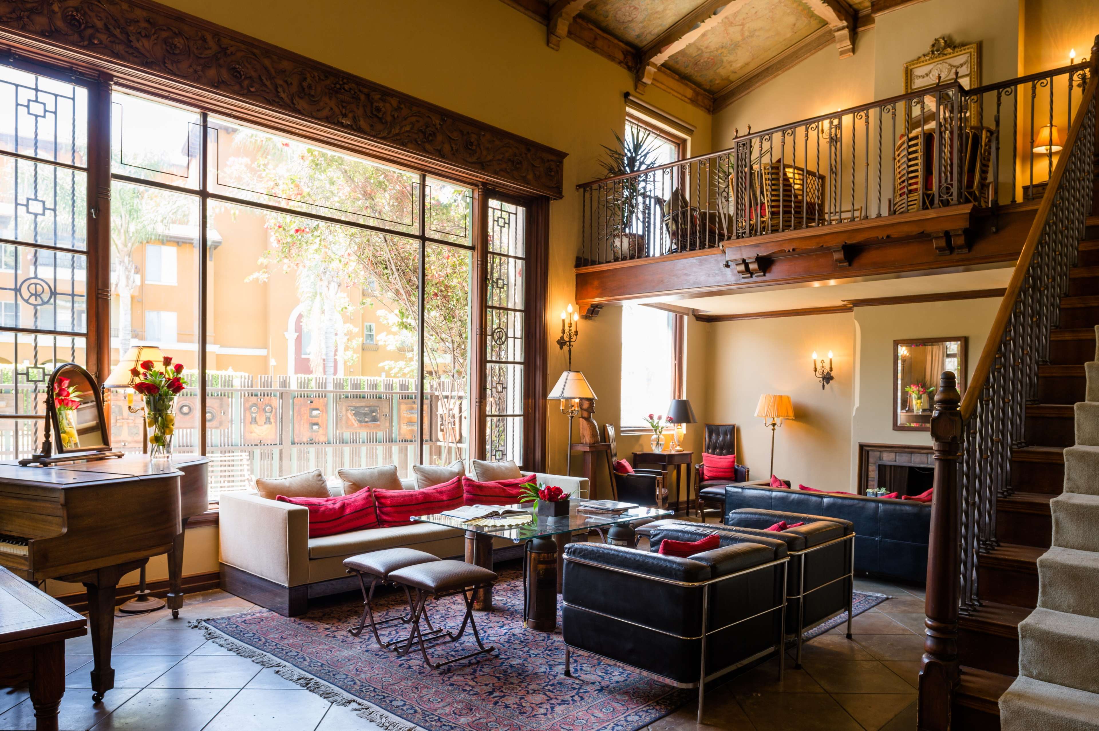 Spanish Colonial Style Building Image in Fairfax, Los Angeles, CA