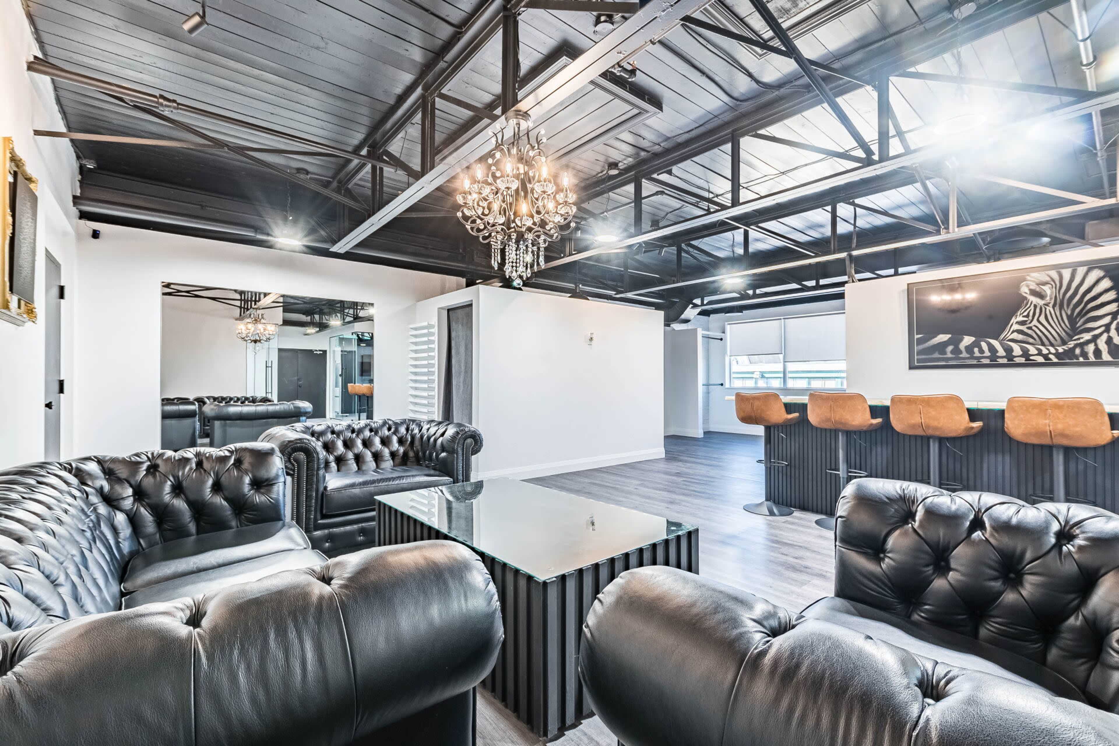 Etobicoke Office Image in Alderwood, Toronto, ON