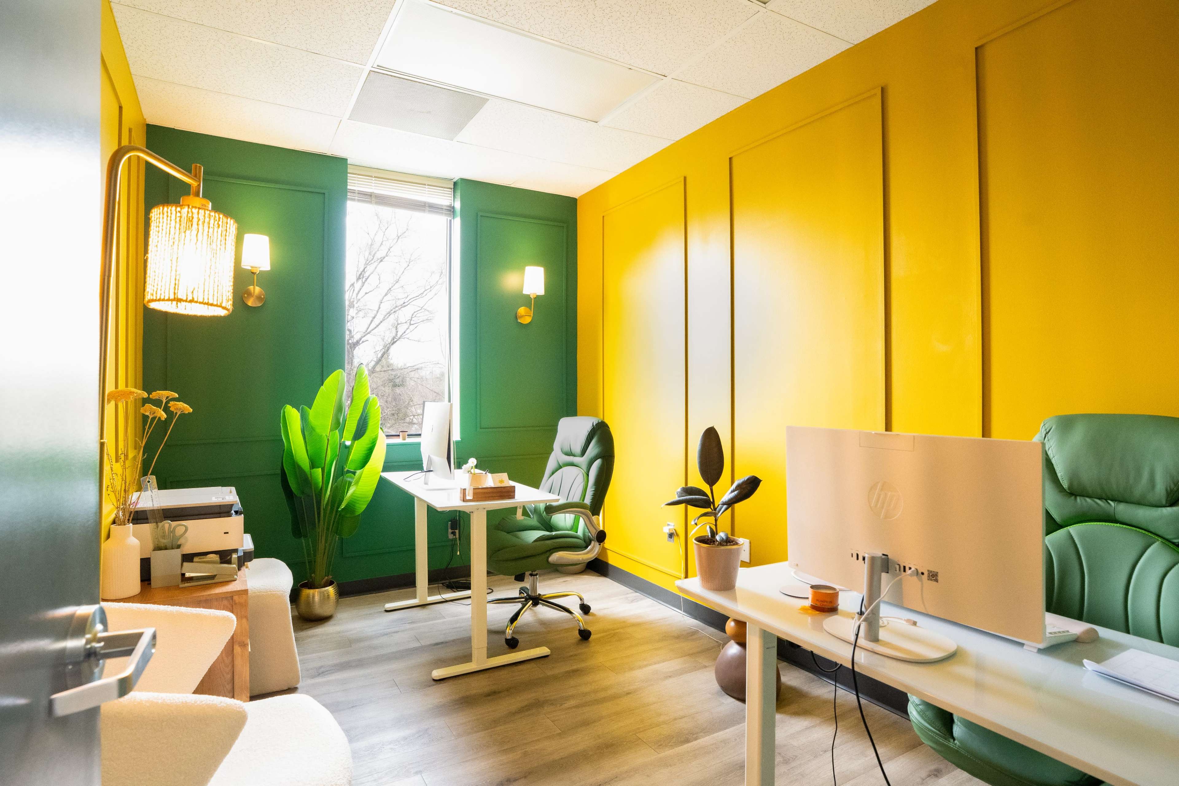 Laurel (8101) Flex Admin Office | Vibrant Creative Meeting Space Image in Laurel, Laurel, MD