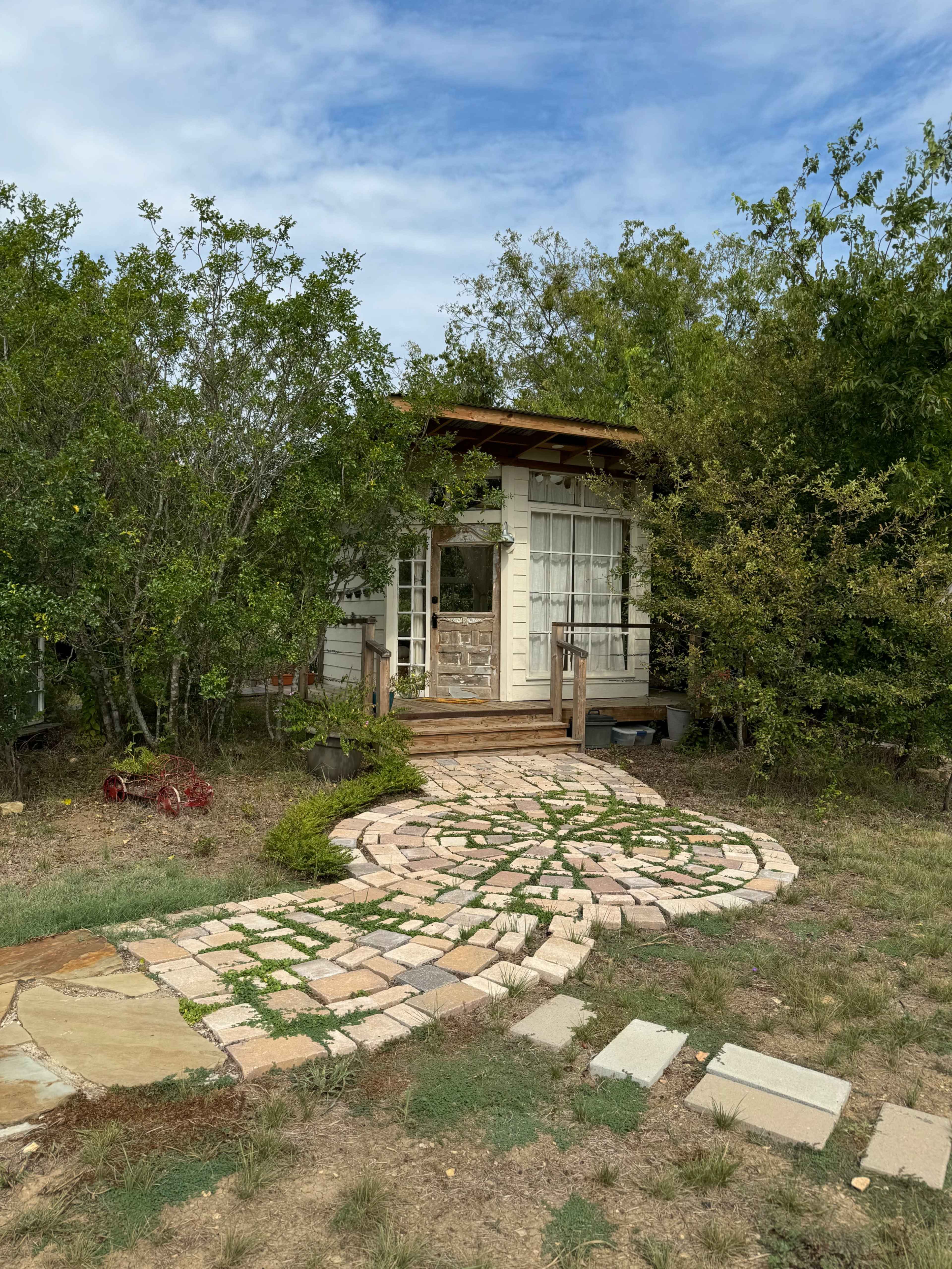Blumen Haus Waco - Unique Photography Space Image in , Lorena, TX