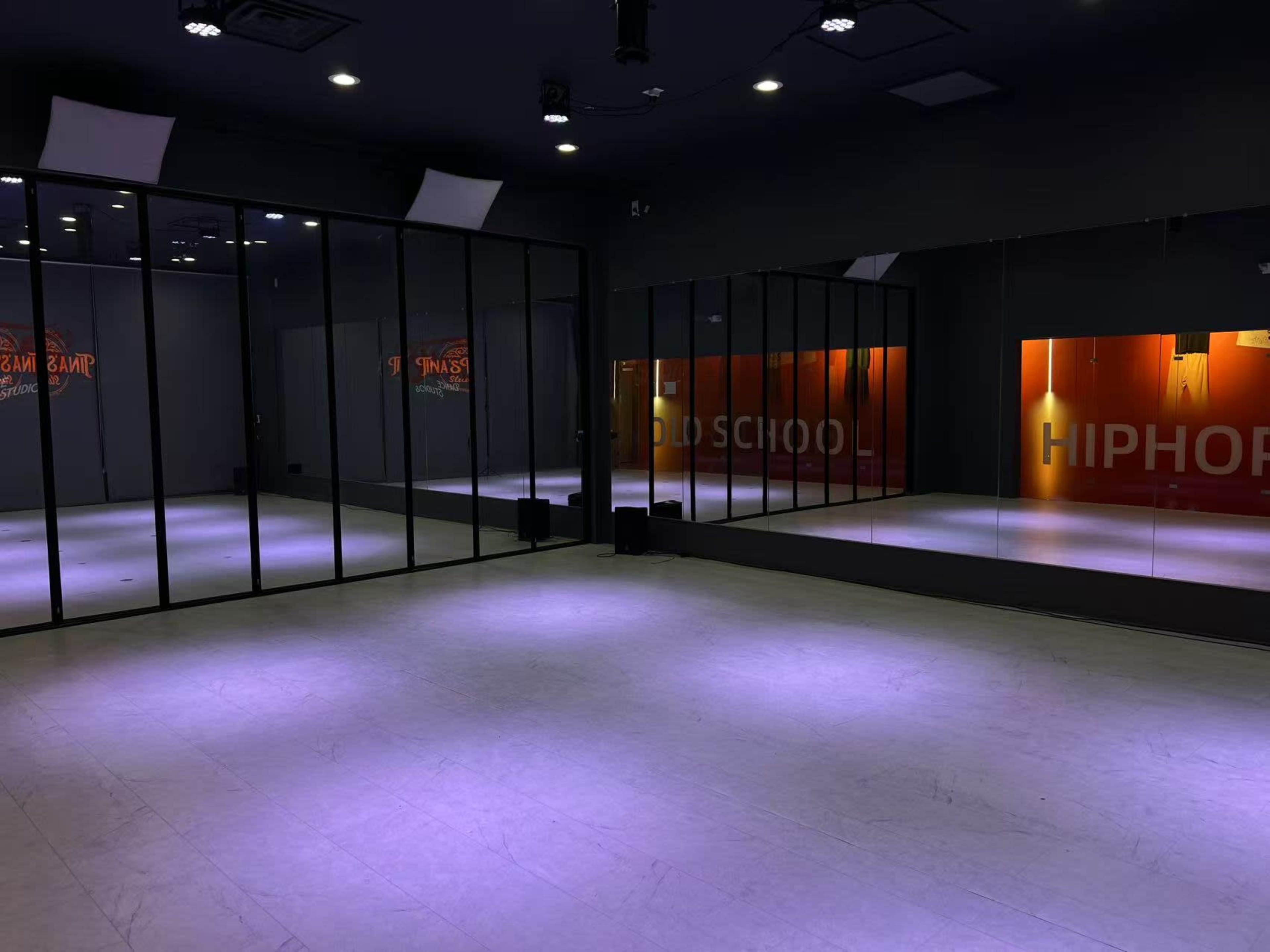 Full-Equipped Dance Studio - Stage Lighting, Lots of Parking and Great Access 2 Image in Lake Hills, Bellevue, WA