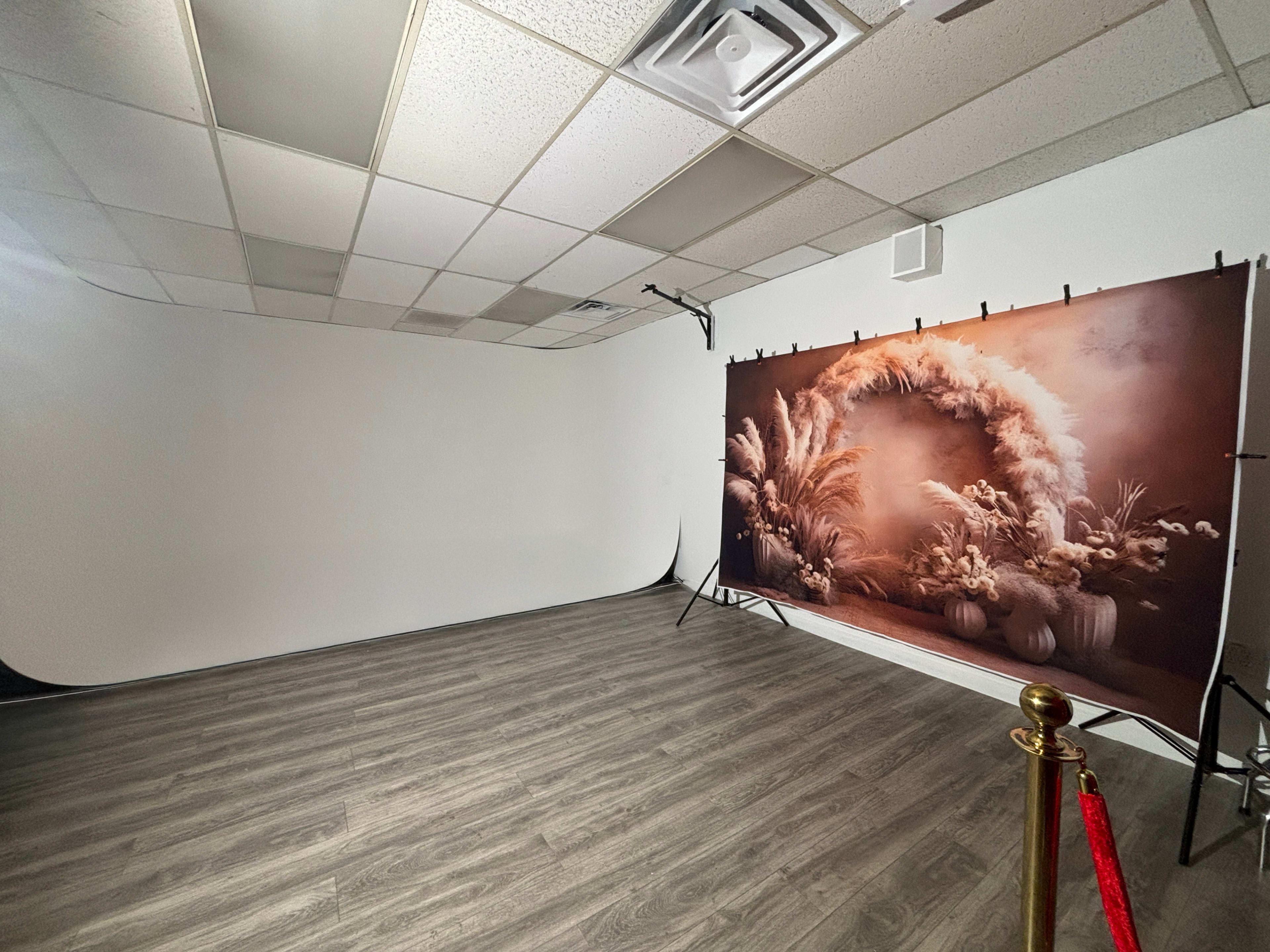 Star Vision Photography Studio Image in College East, San Diego, CA