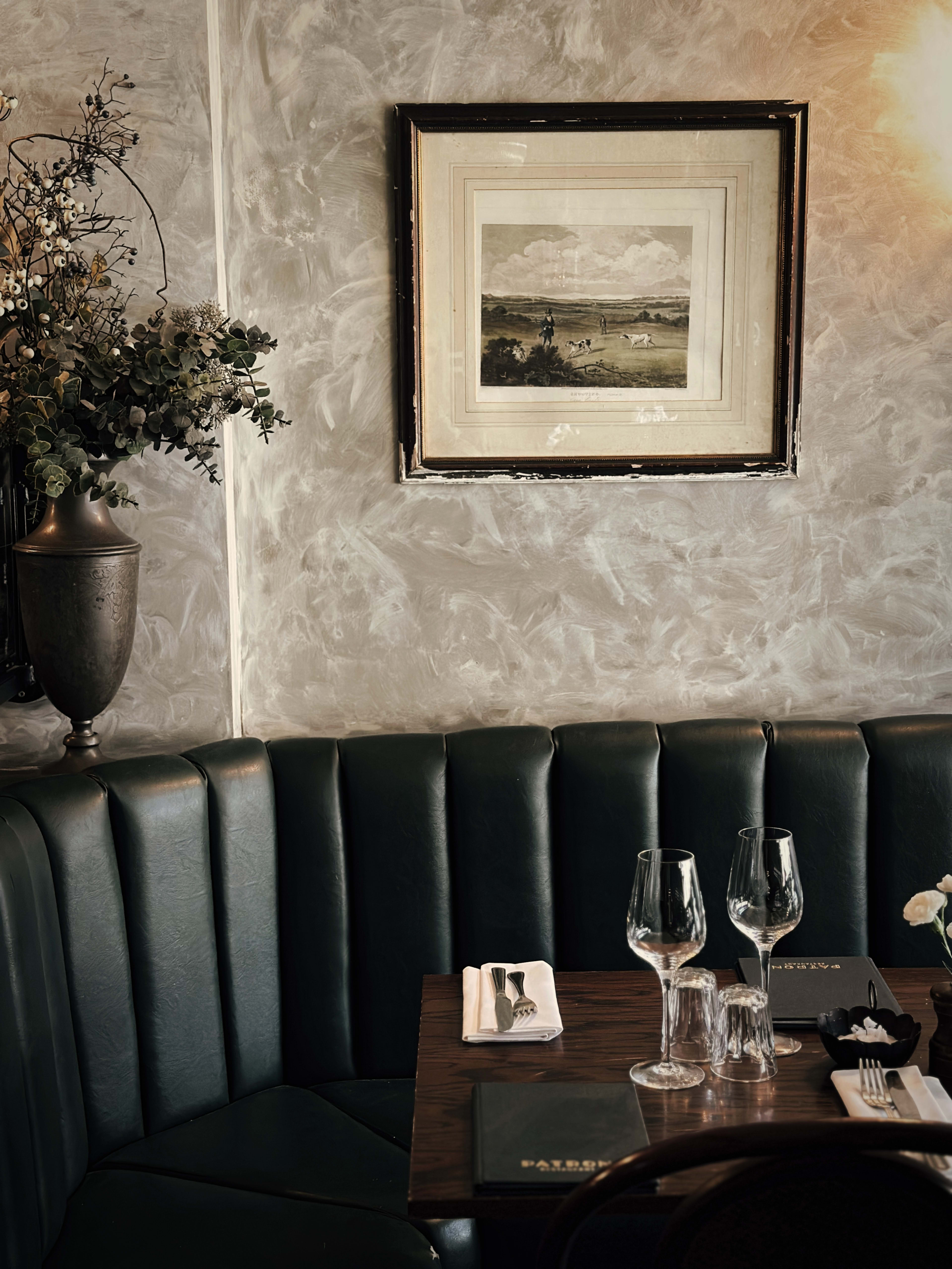 Parisian Bar & Bistro Image in Kentish Town, London, ENG