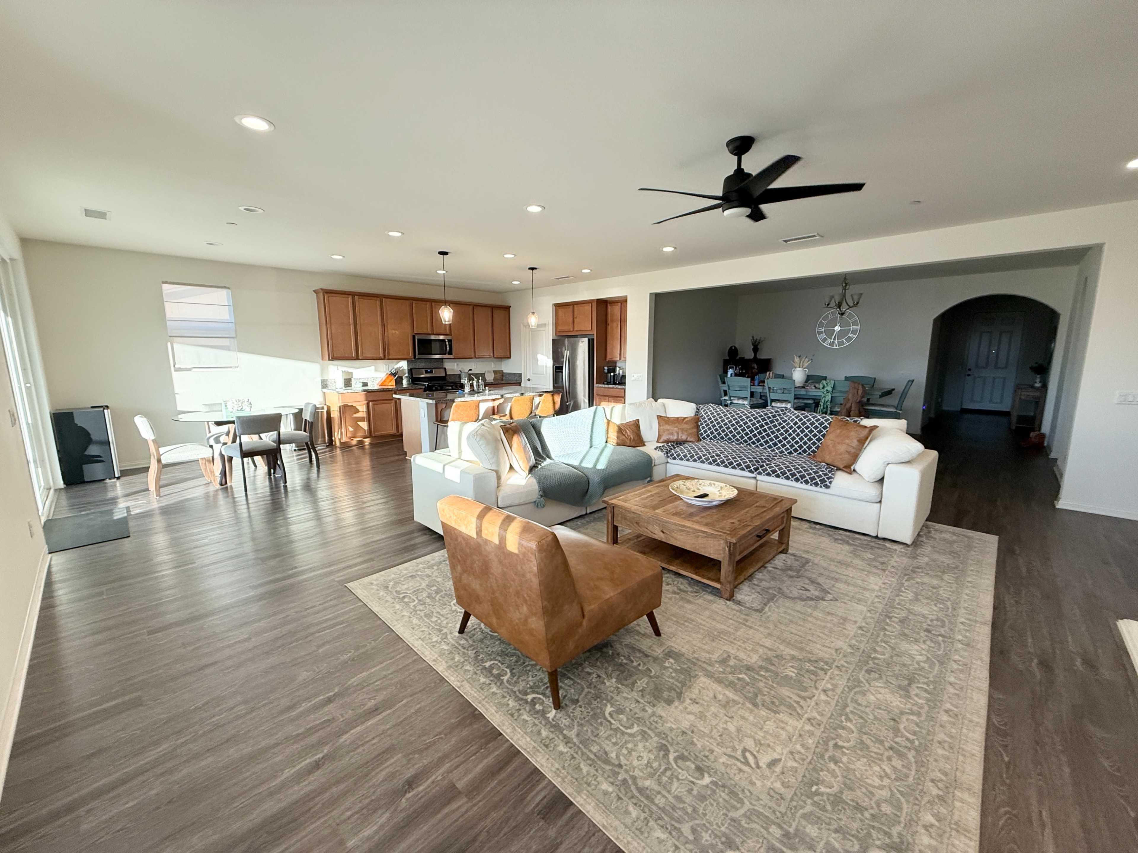 Charming Home for Rent–Photography/Meetings/etc. Image in Lake Elsinore, Lake Elsinore, CA