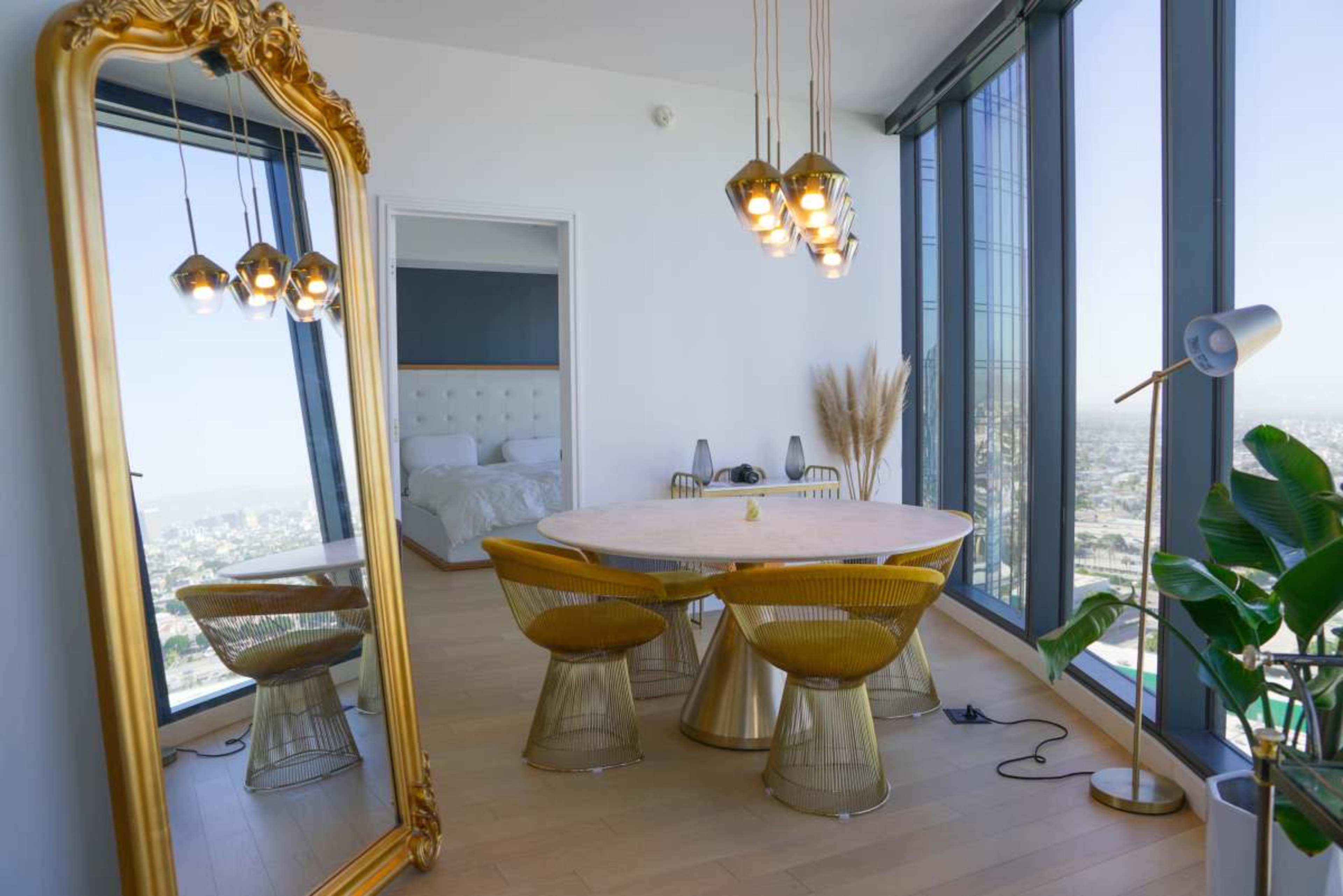 Massive Penthouse with Stunning View of the City and Mountains, Los ...