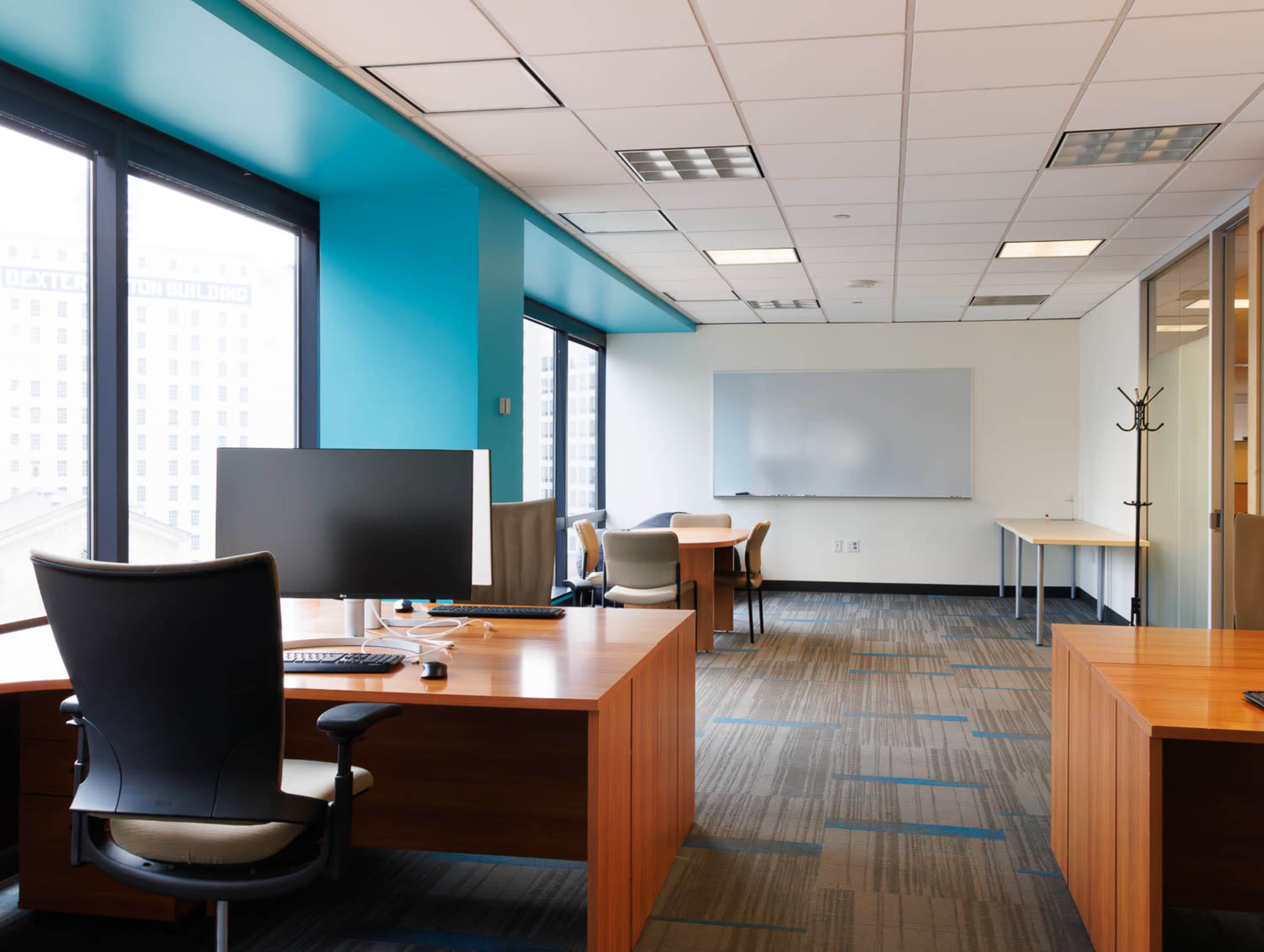 Hawaii: Tech Team Suite with 7 4K Monitors & Floor-to-Ceiling City Views Image in Central Business District, Seattle, WA