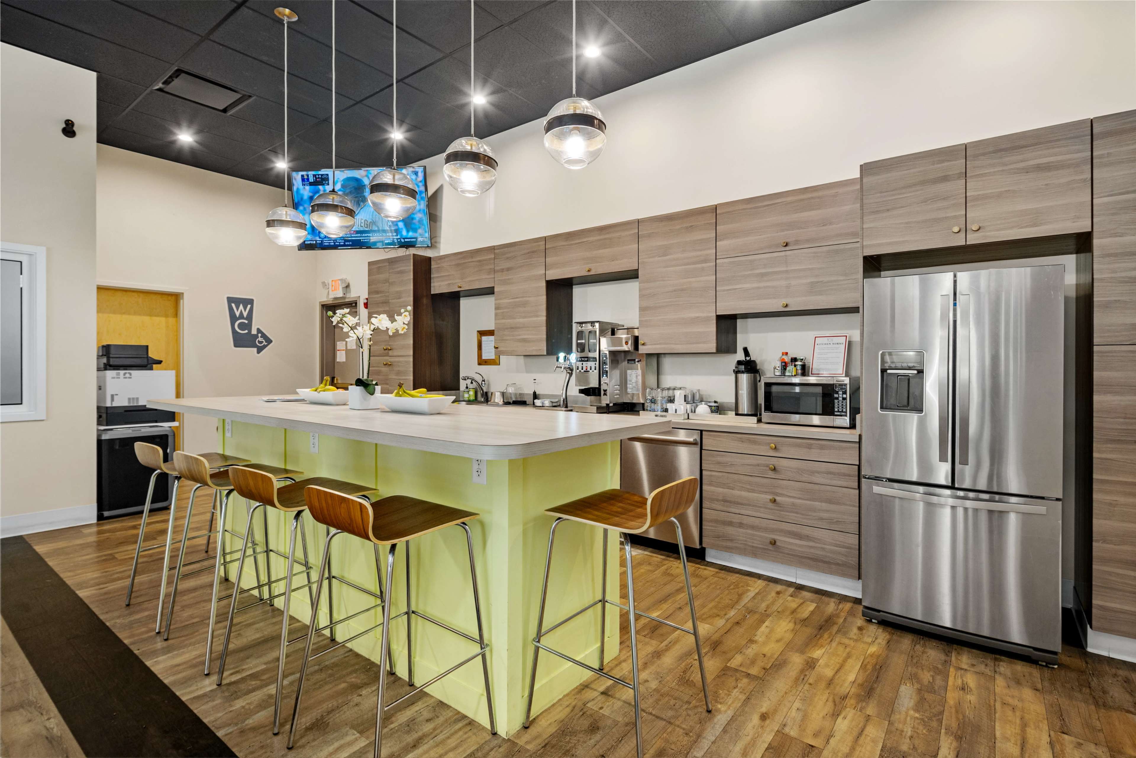 Funky, suburban coworking space Image in Cohasset, Cohasset, MA