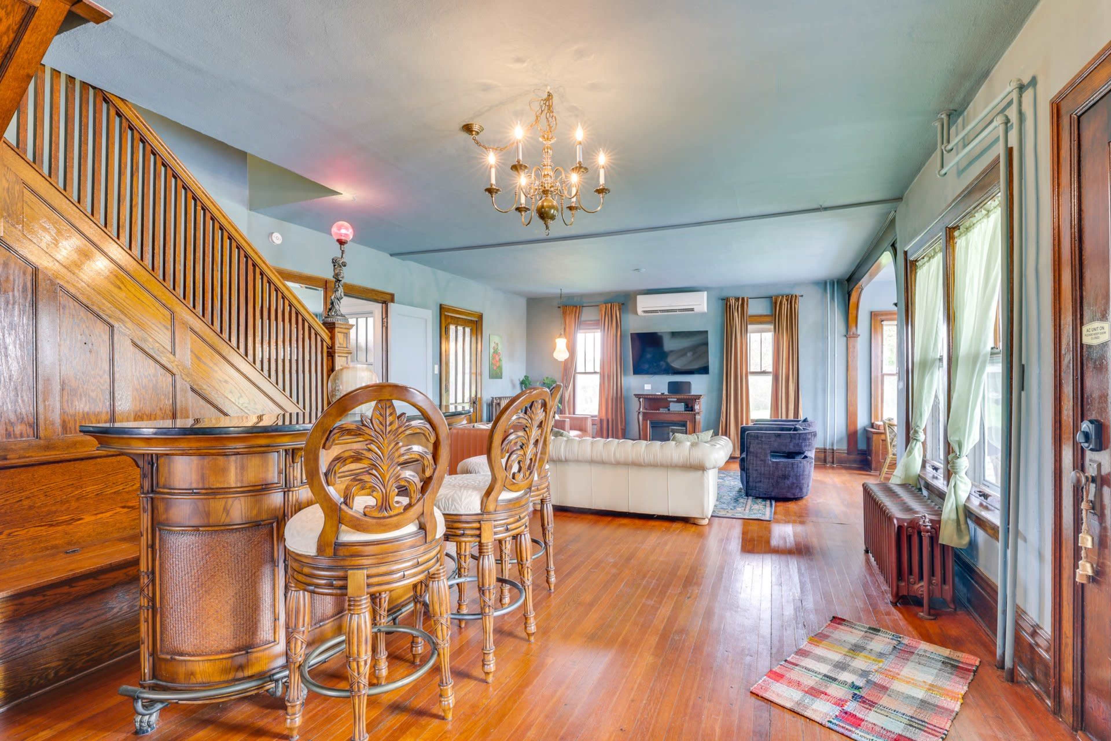 "Luxe" Farm House Image in Springdale, Mount Horeb, WI