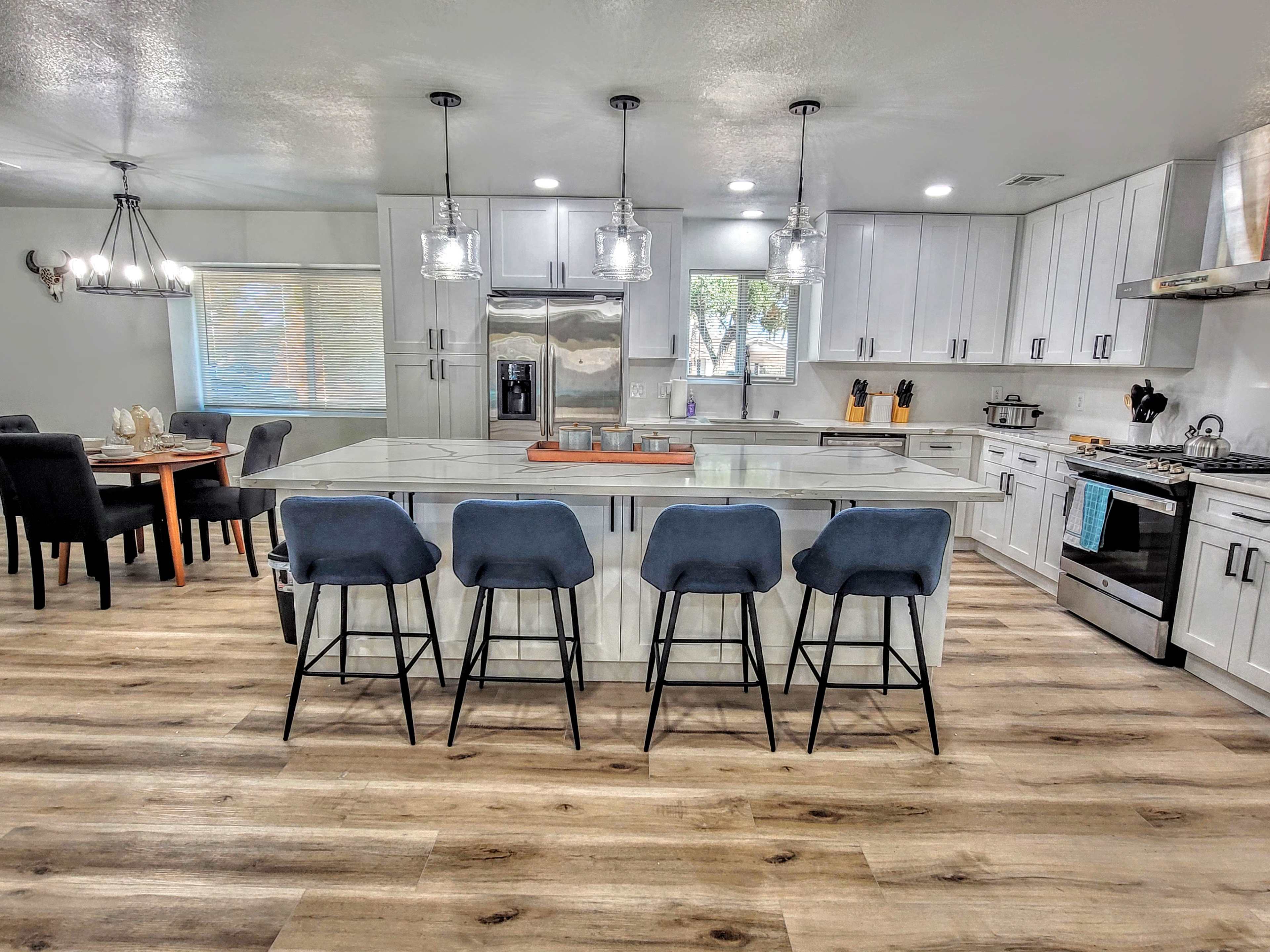 Beautiful Ranch Style Estate with Private Pool and Extended Accommodations Image in Paradise, Las Vegas, NV