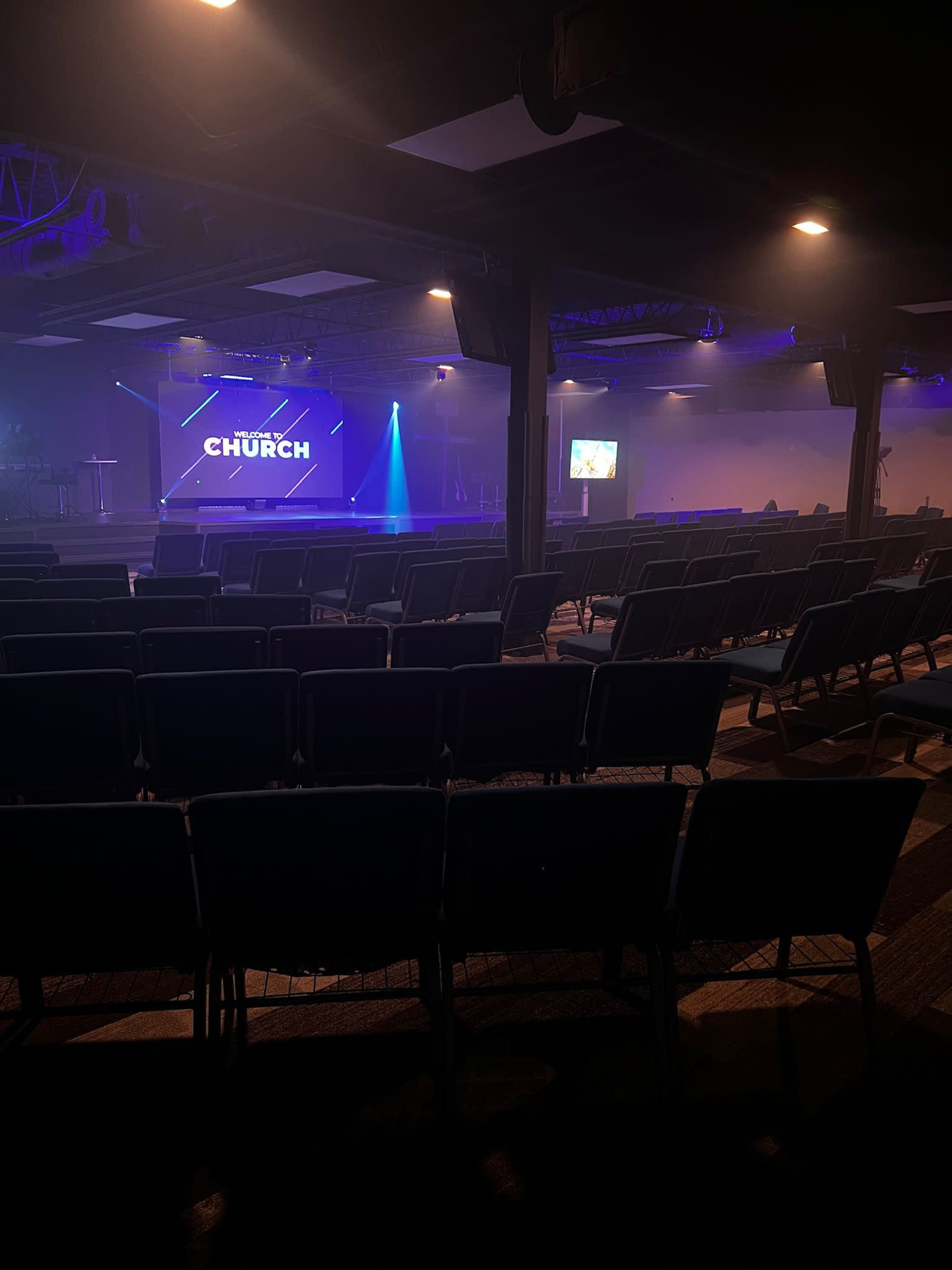 Industrial feel space perfect for weddings, conferences, quince's/sweet sixteen ceremonies and church based events (i.e. conferences, concerts, etc.) Image in Denbigh, Newport News, VA