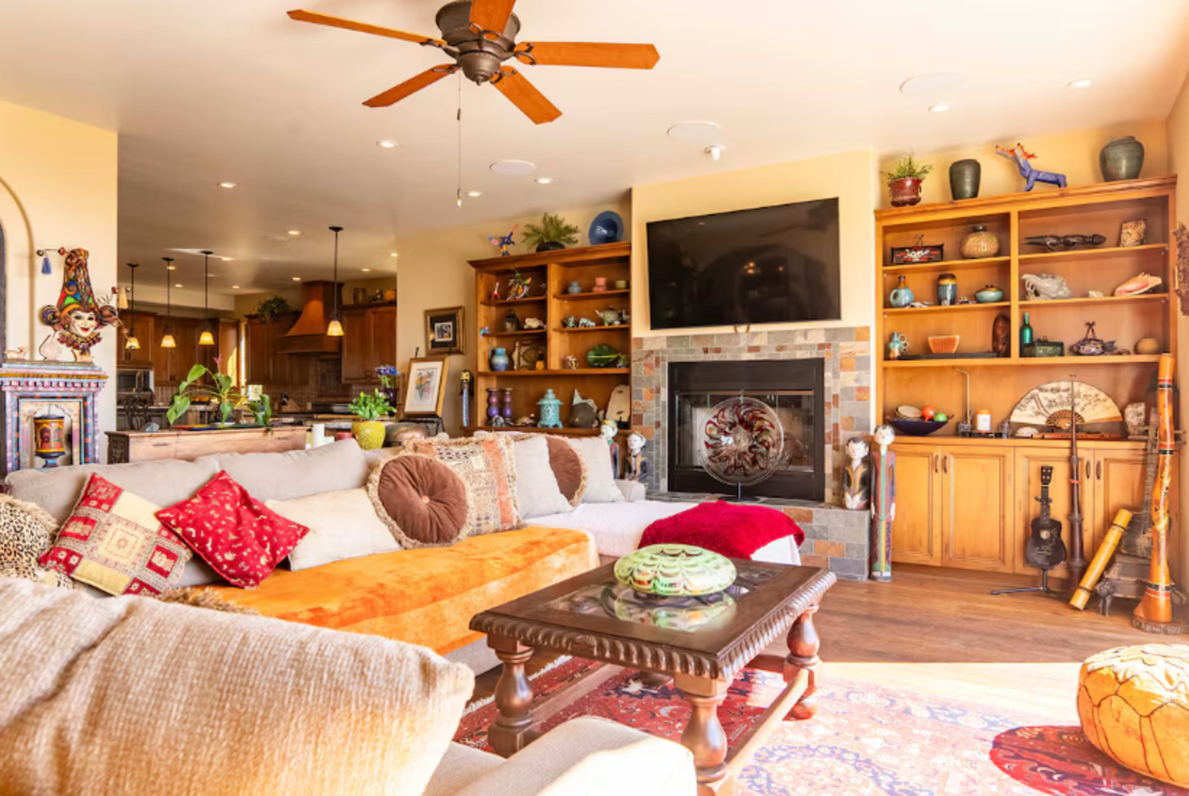 Stylish & Colorful Film & Photo Location with Amazing Views Image in Pacific Beach, San Diego, CA