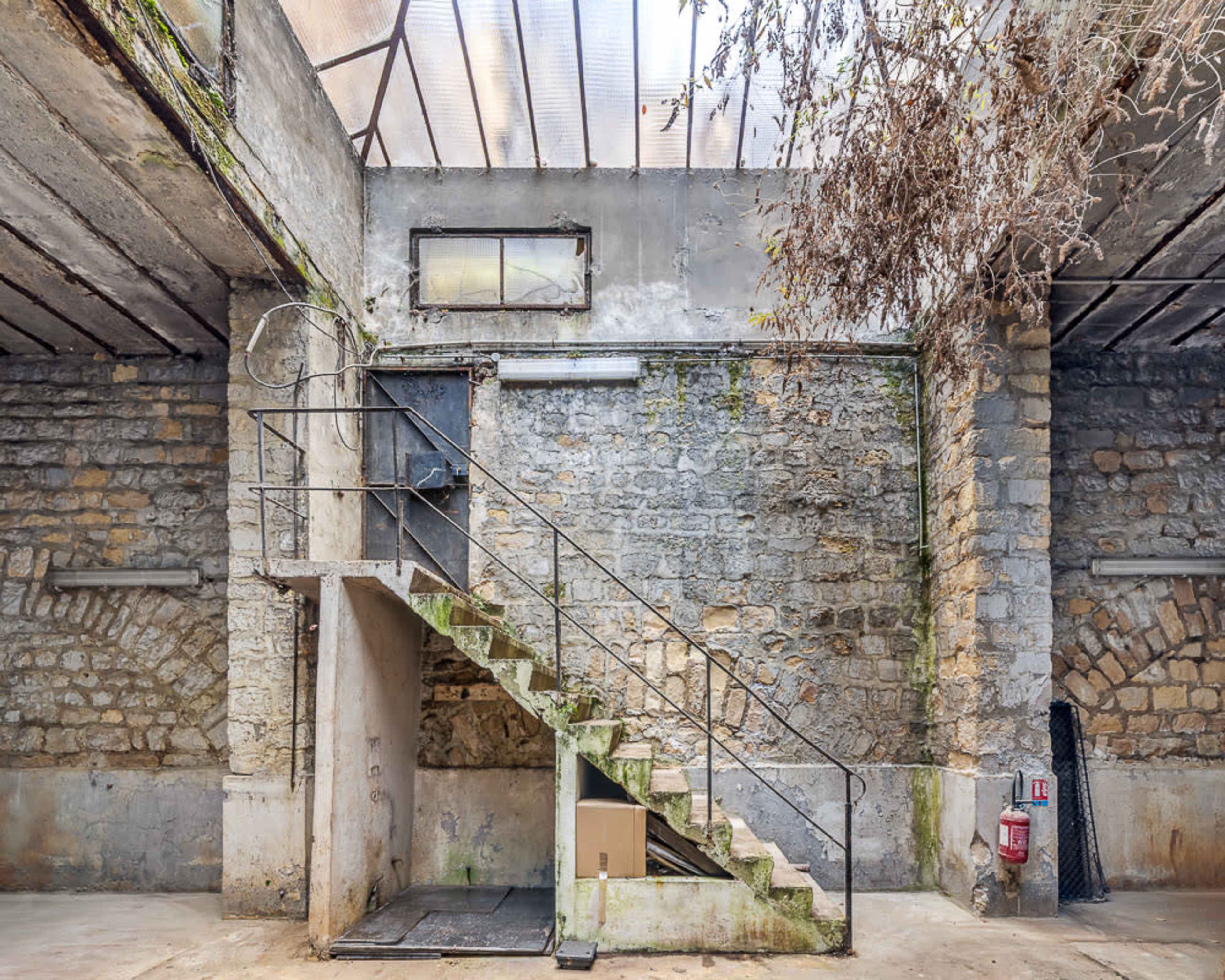 Espace industriel brut avec verrière - décor unique pour shooting & tournages - Paris 15e Image in Saint-Lambert, PARIS