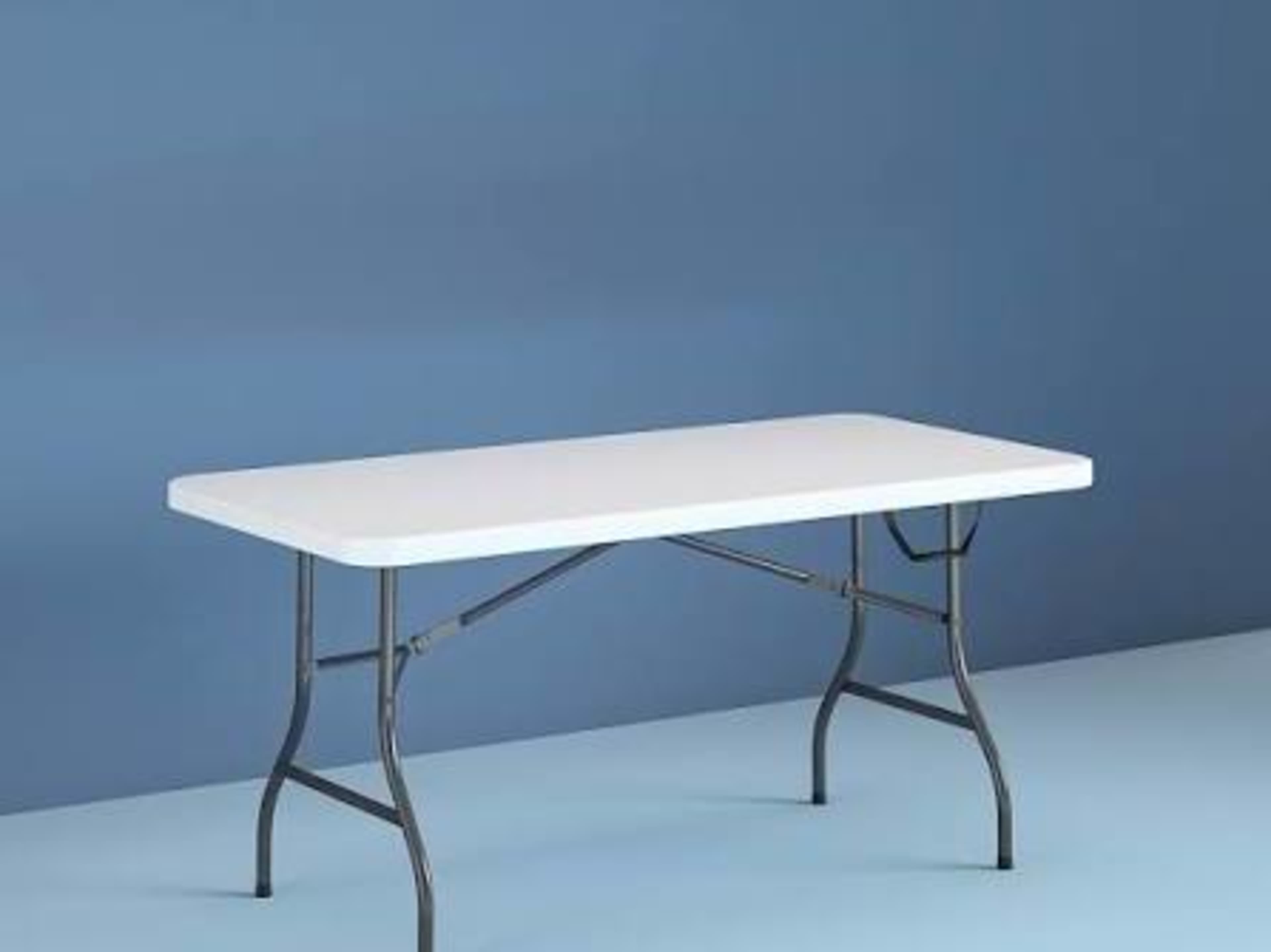 6 Ft. Table